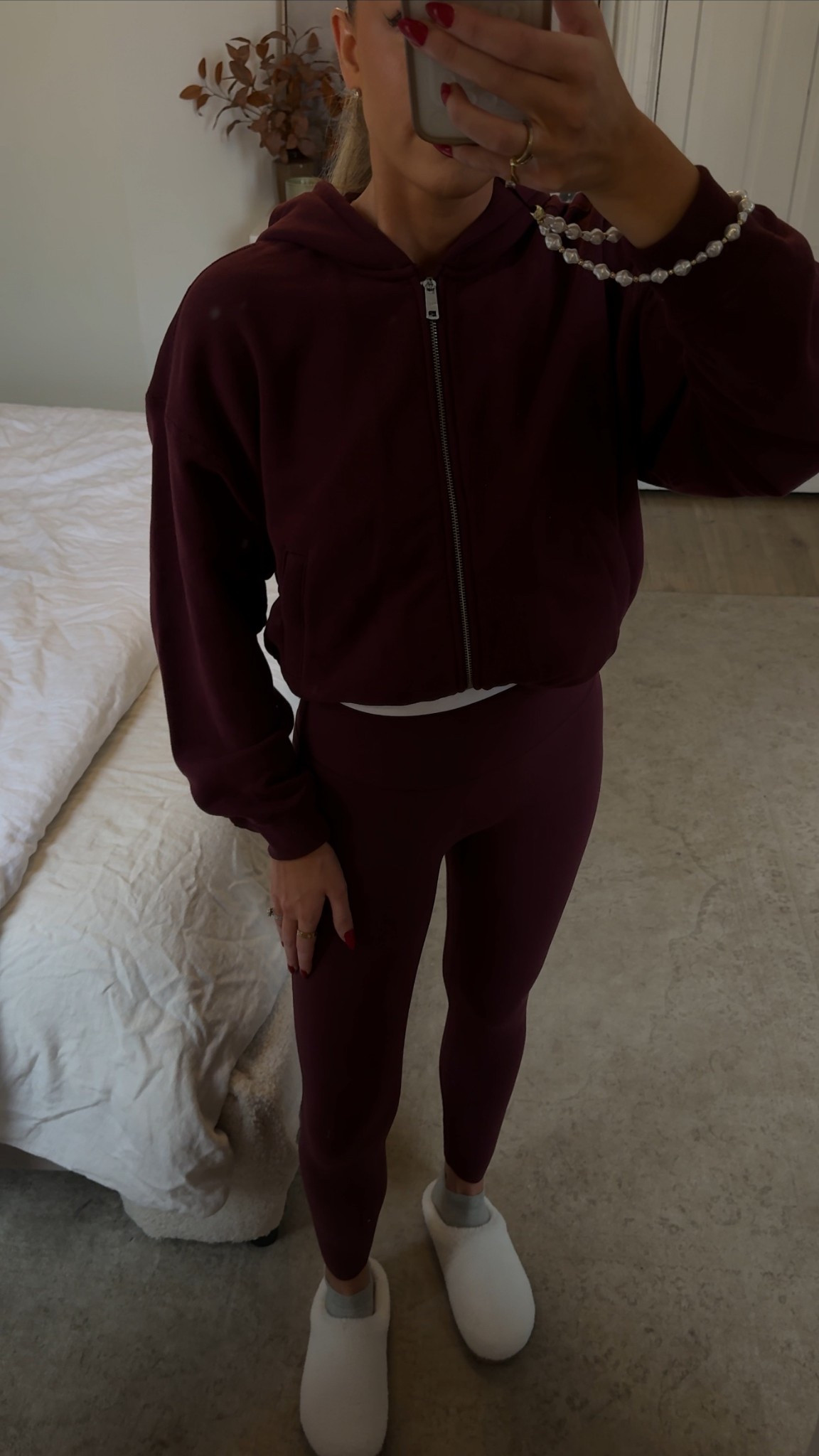 Abercrombie Black Friday
sale! Love this wine activewear set a perfect for lounging or working out! Size medium in leggings (could've done a small) and a medium in zip up! #AbercrombiePartner 

#LTKGiftGuide #LTKHoliday #LTKCyberWeek