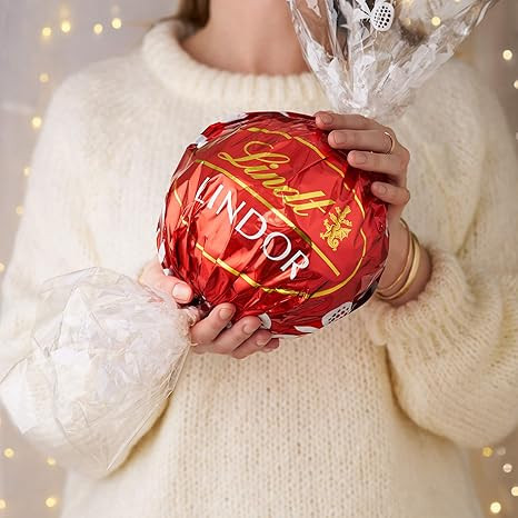 Lindt LINDOR Holiday Milk Chocolate Truffle Maxi Ball, 8.8 oz. (2021) | Amazon (US)