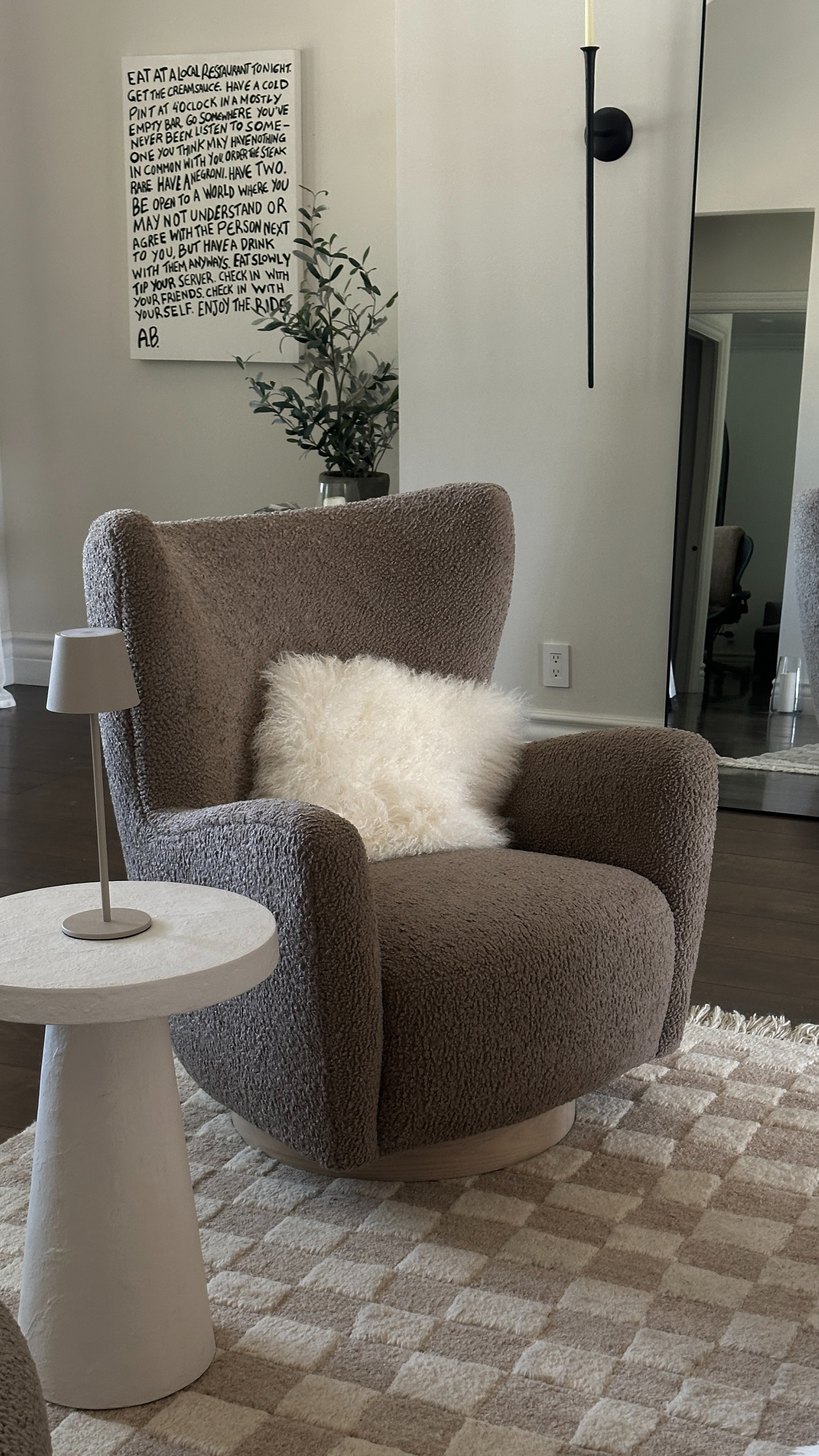 Our swivel chairs are TOO GOOD! 

chairs l living room l home l home furniture 

 

#LTKHome