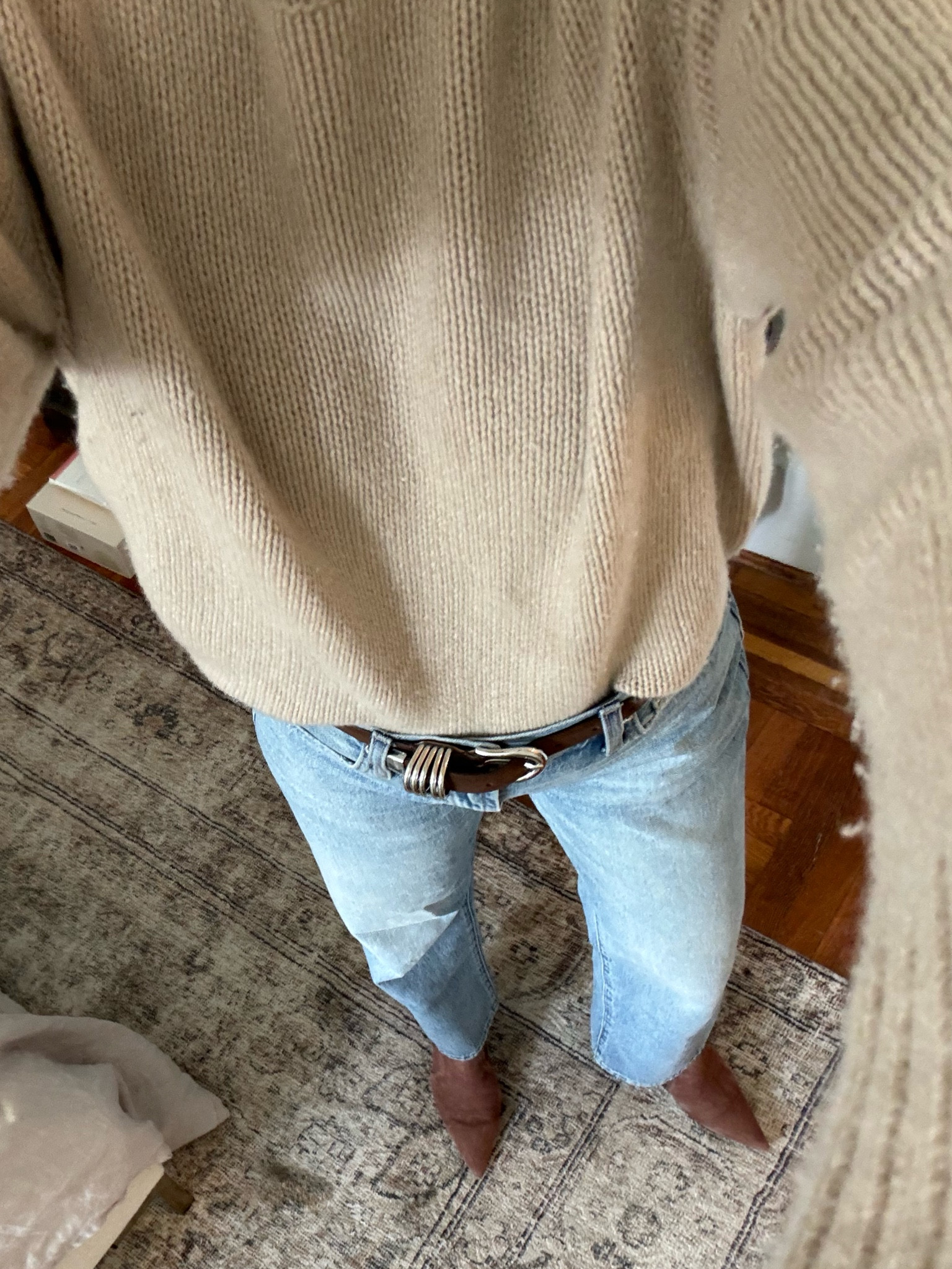 Sizing: wearing a M in the sweater (use code HELENA20 for 20% off), the denim runs TTS. Wearing a M in the belt, runs TTS. #jennikayne #fallfashion

#LTKSeasonal