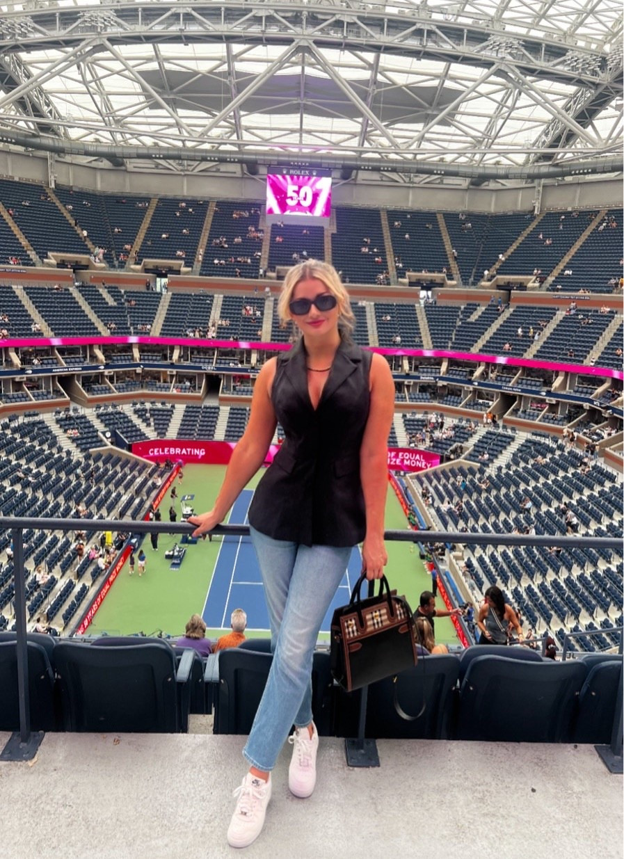 Shop my US Open look… true to size Medium top, 28 bottoms. Top is Reformation but sold out. Linking similar. 

#LTKPetite #LTKSeasonal #LTKTravel