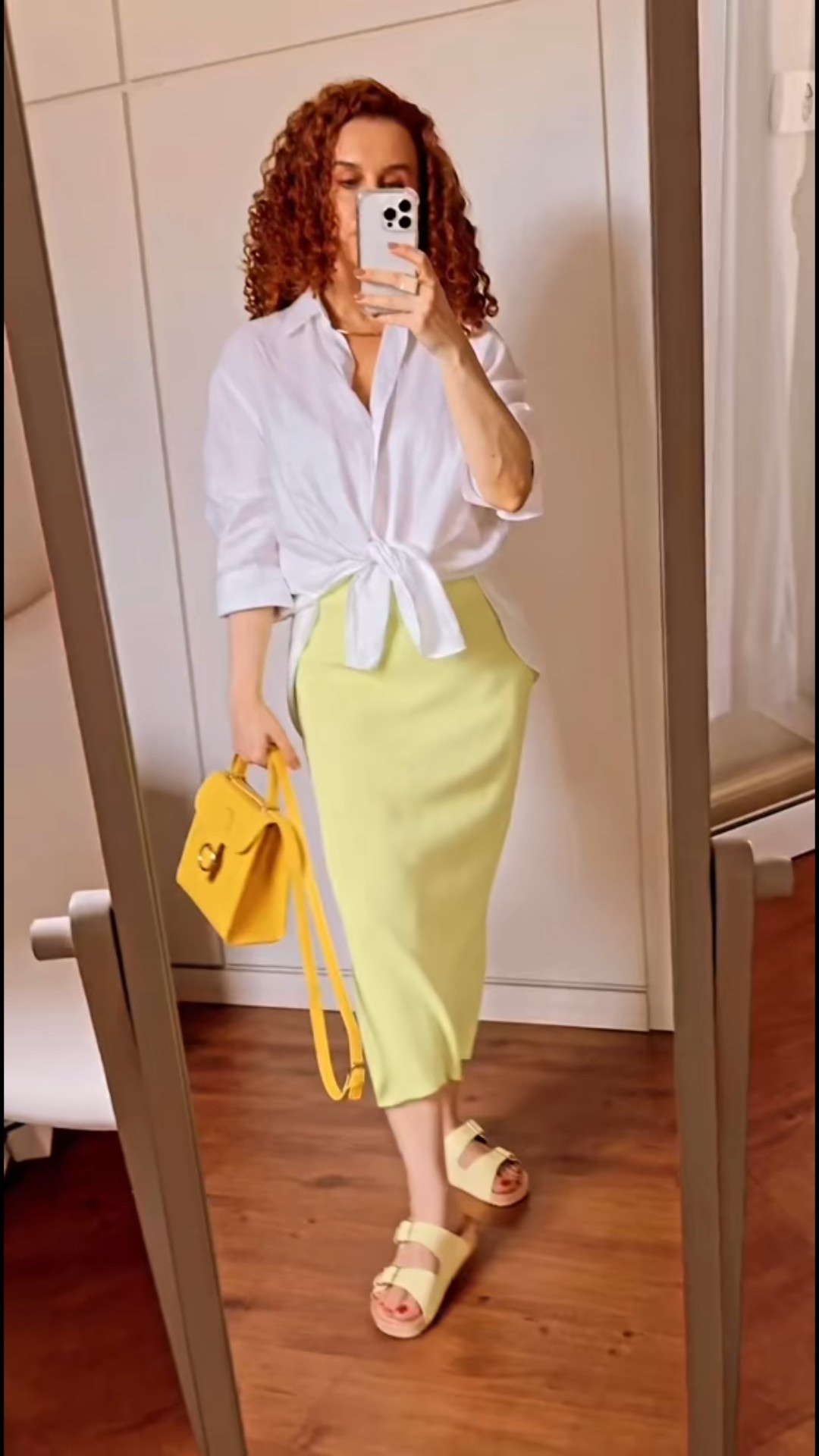 Look perfeito para o fim de semana  com estilo tem camisa branca, saia midi e papete ✨

#LTKestilo50+ #LTKbrasil #LTKdicadeestilo