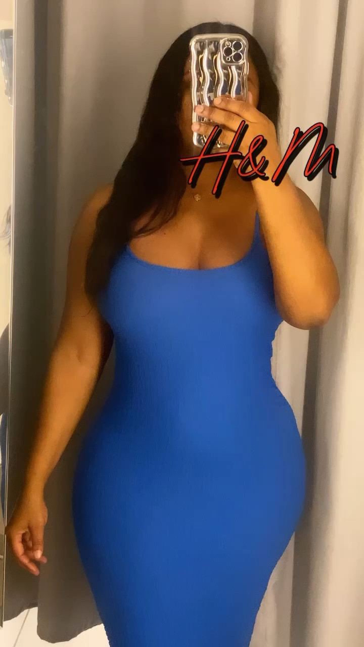 H&M Dress


Sizing: I’m a medium 5’3 170lbs

➡️ comment link if you’re feeling this dress
➡️ save this post to refer back to when styling
➡️ share to a friend

#women #womenstyle #activewearforwomen #targetfinds #casualstyle #casual #casualstyle #casualoutfits #maxidress #casuallook #casualwear #casualoutfit

#LTKparties #LTKfindsunder100 #LTKfindsunder50