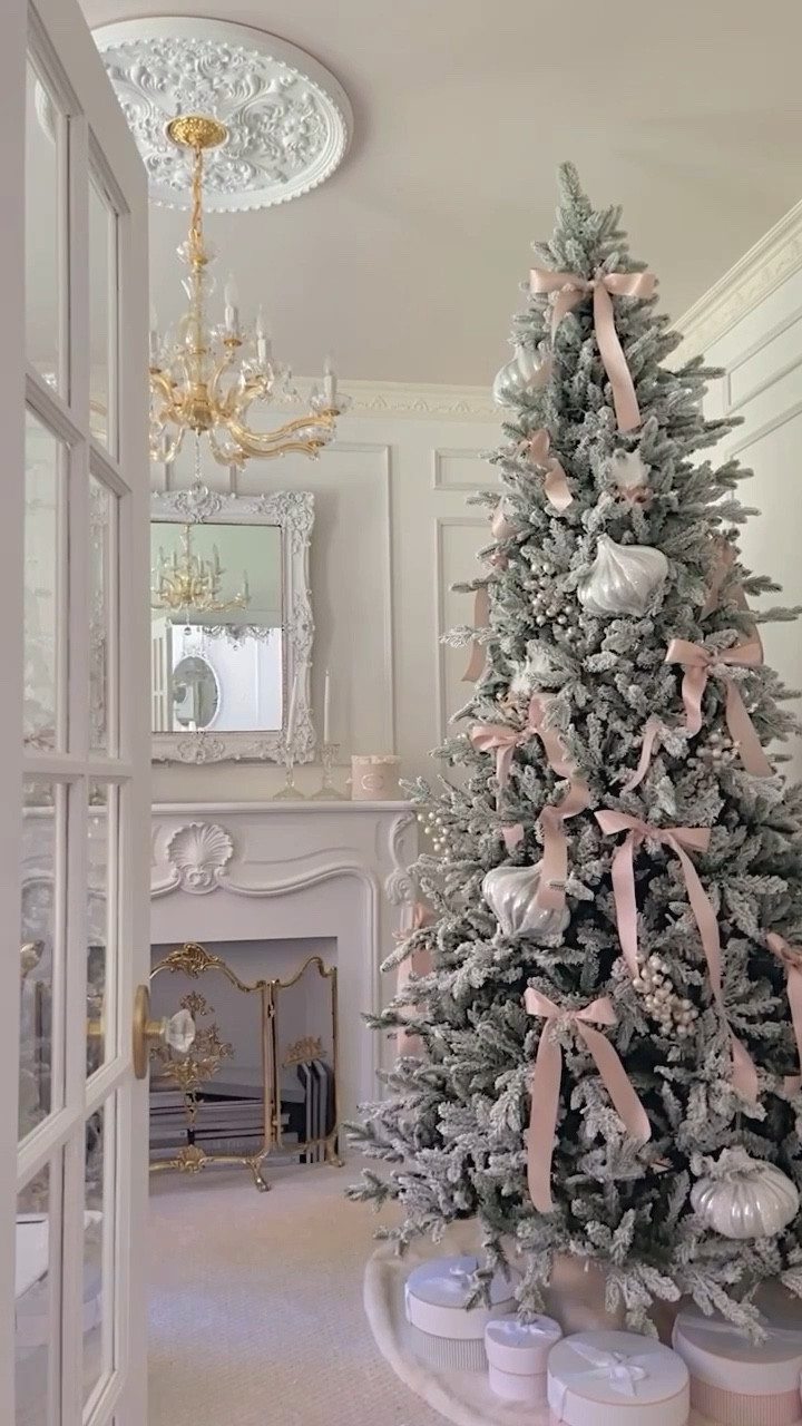 It’s almost time ✨ who’s excited? Sharing my holiday decorating faves right now as things sell out SO quickly each year 🤍 Comment links and I’ll send you a message with them ✨

#LTKHolidaySale #LTKHoliday #LTKSeasonal