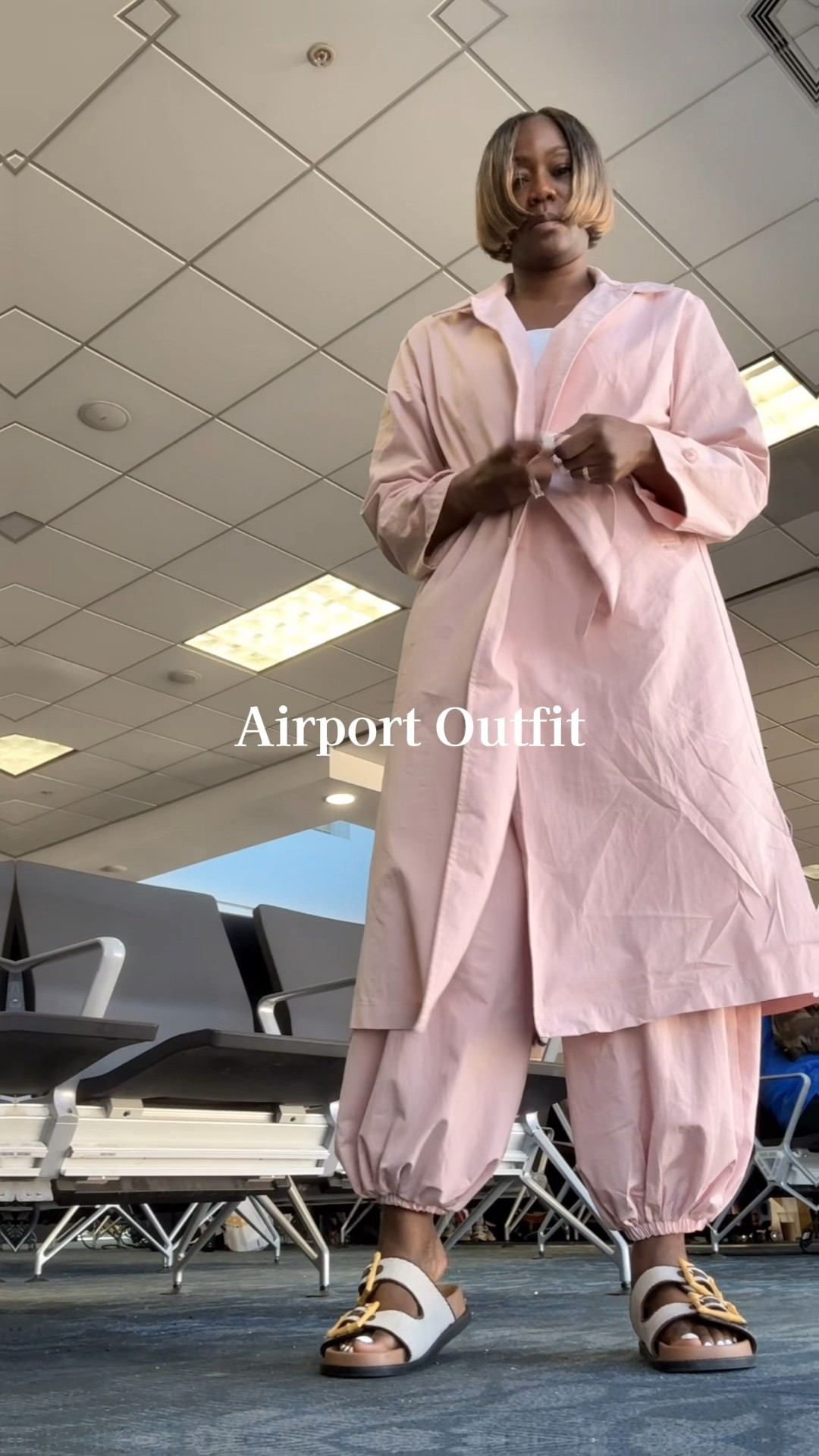 Airport outfit.
Balloon pants. Wrap trench.

Comfort… but make it chic.

#LTKTall #LTKOver40 #LTKdayinmylife