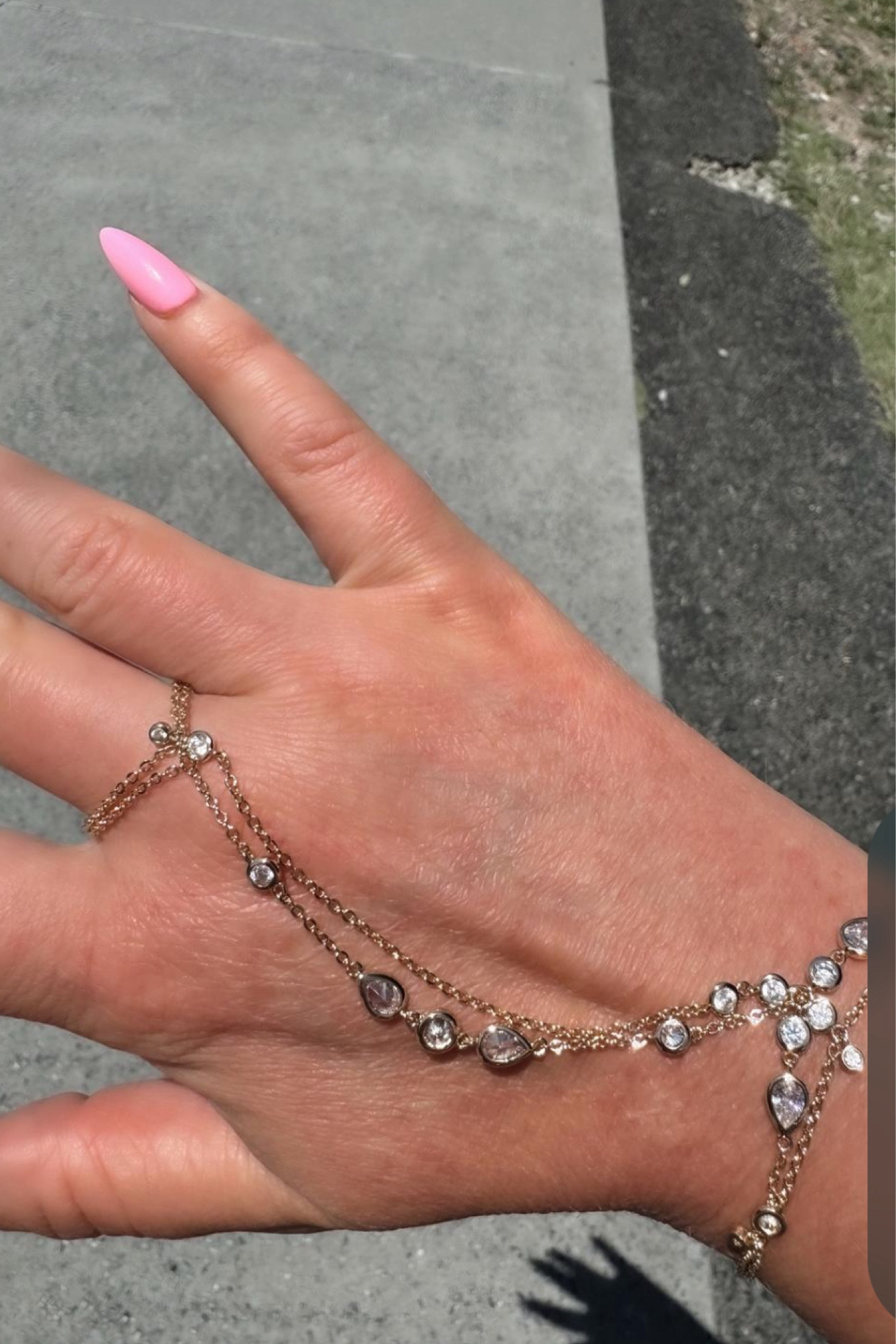 Jewelry 
Accessories 
Bracelet 

#LTKBacktoSchool #LTKFindsUnder100 #LTKWorkwear