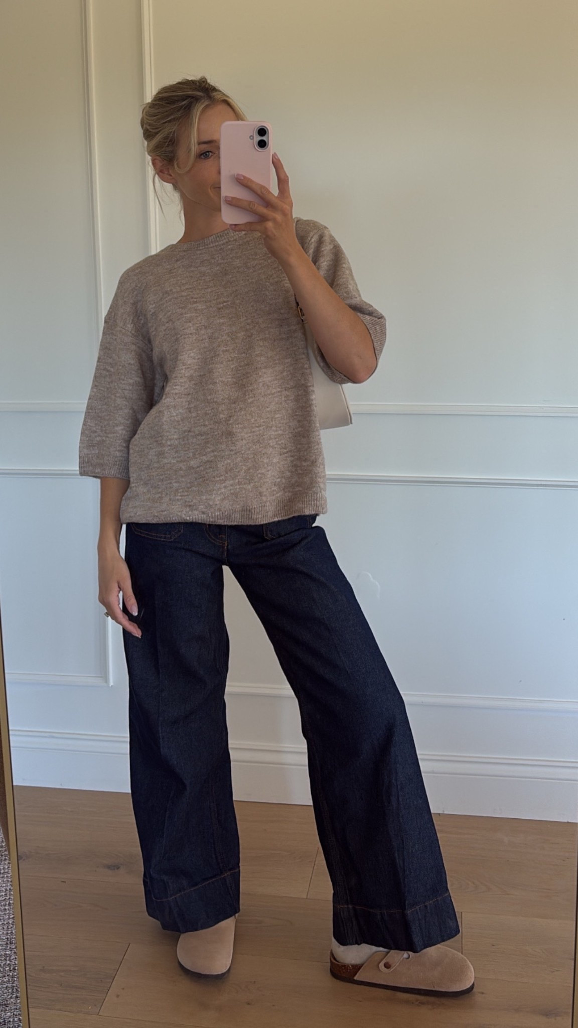 Top : small
Jeans : size 2 