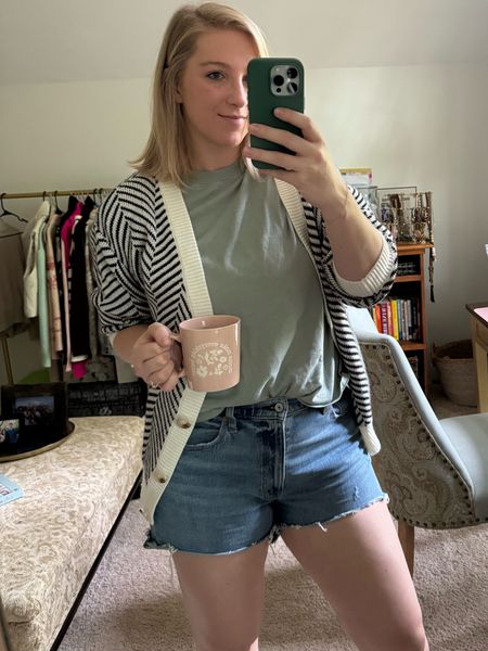 Today’s OOTD. Abercrombie is having a sale on their shorts right now and I highly recommend this pair. They are perfect length and super comfortable. I went up a few sizes for postpartum and I’d say they run maybe a little bit on the smaller size, so if you are in between, I would size up 🫶🏻

Summer outfit / shorts / Abercrombie / summer look / spring outfit 