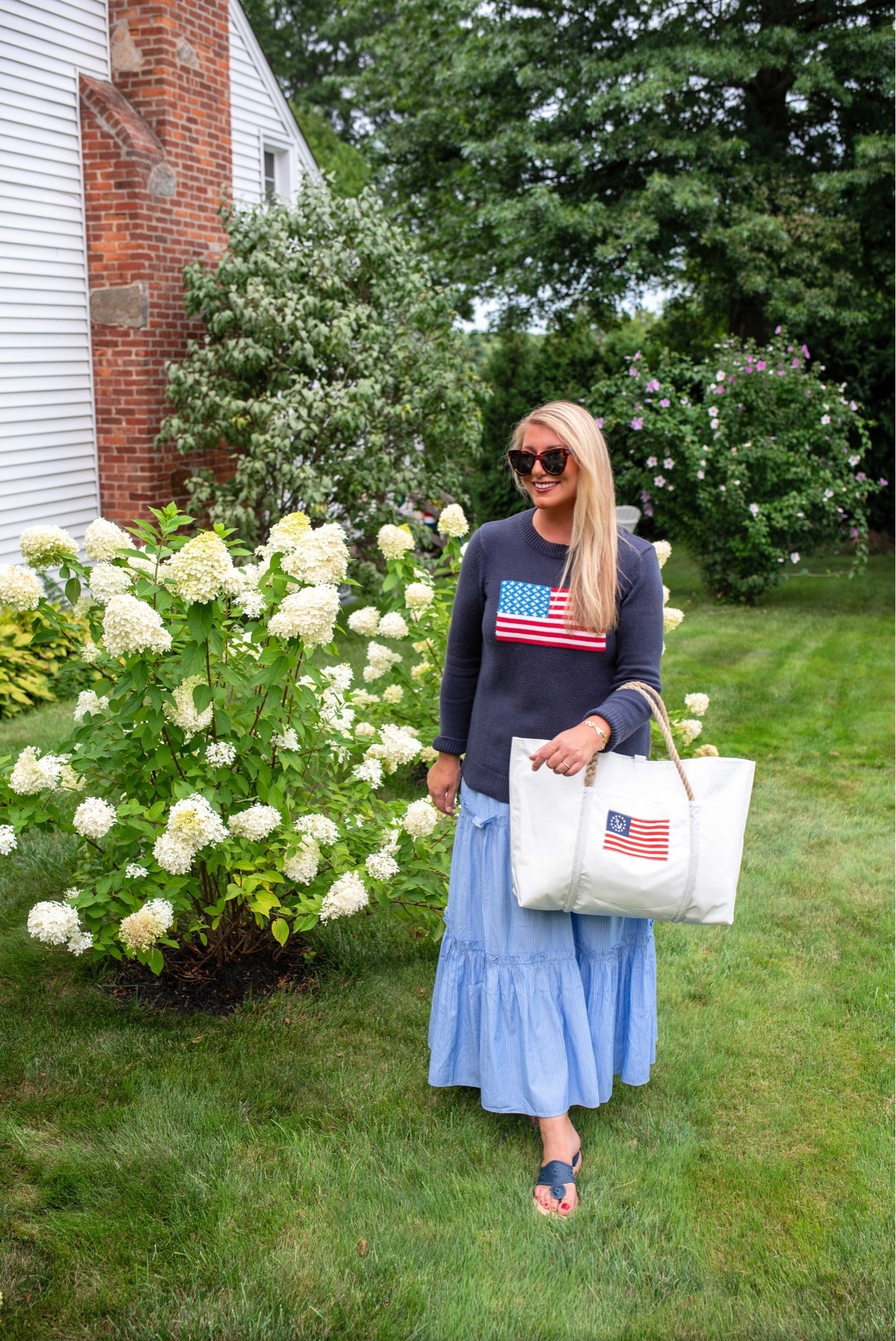 Some coastal brand favorites ⚓️🌊💙 navy flag sweater, coastal ensign yacht tote, navy original jacks
