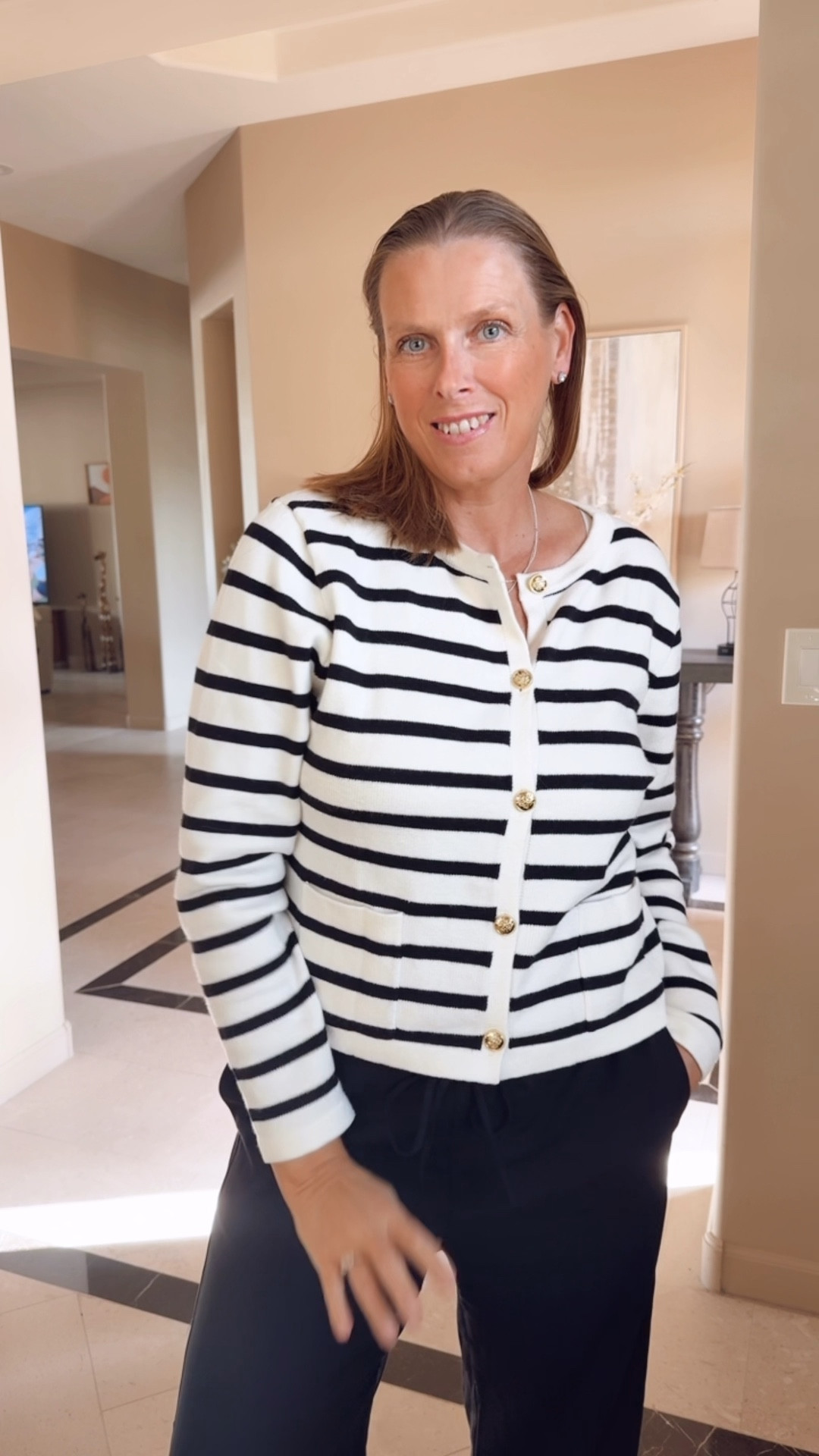 Elevated date night look

Date night outfit, striped cardigan, lodge pant, amazon find, elevated style, affordable outfit, black wide leg pants


#LTKOver40 #LTKSeasonal #LTKootd