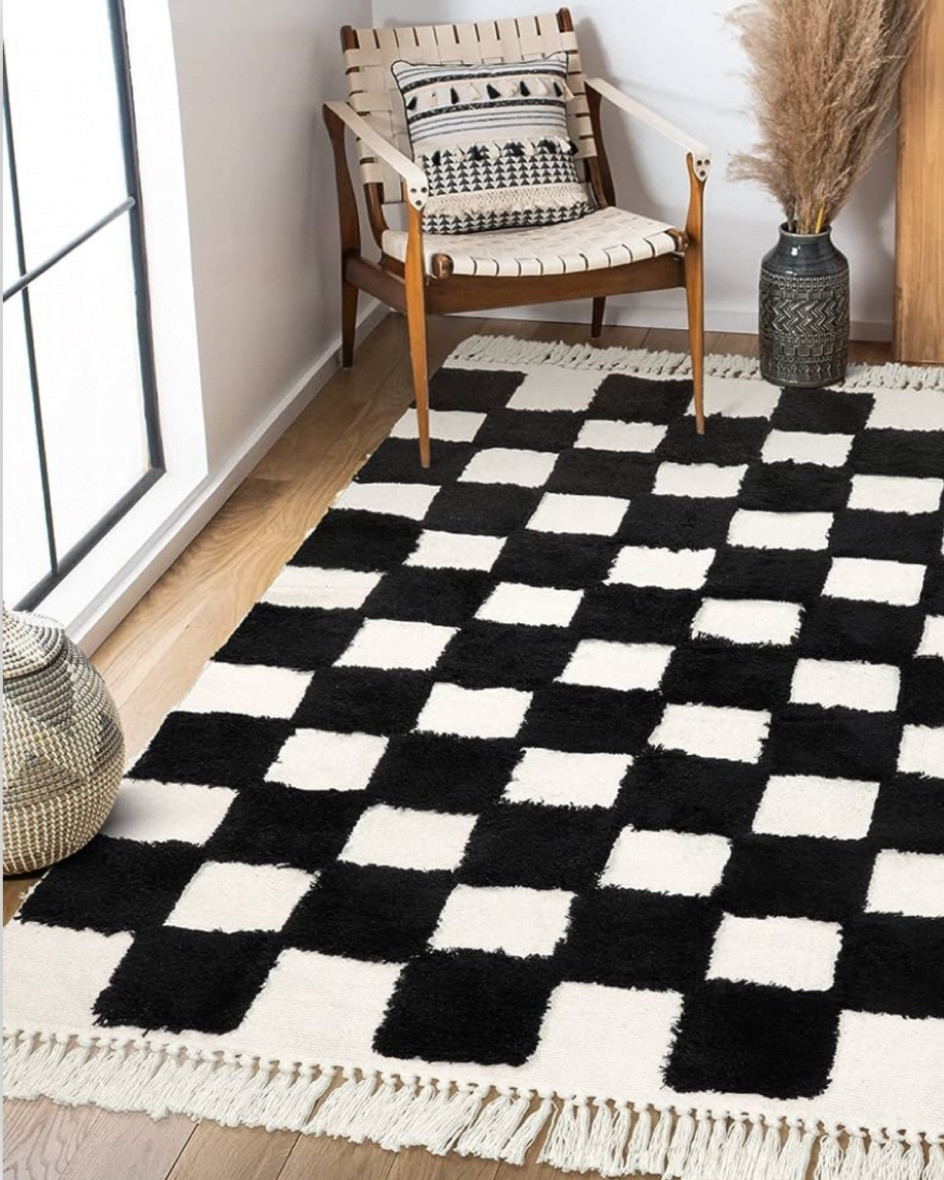 Black & white/beige checkered rug. I couldn’t not share when I came across this rug from Amazon! 

Colors:
Black & white/beige 
Beige 
Grey & white/beige
Khaki & white beige

Sizes: 
2’ x 3’  
2’ x 6’
3’ x 5’
4’ x 6’

#rugs #checkeredrug #homedecor #boho #bohodecor #checkered #home #decor 

#LTKFind #LTKhome #LTKunder100