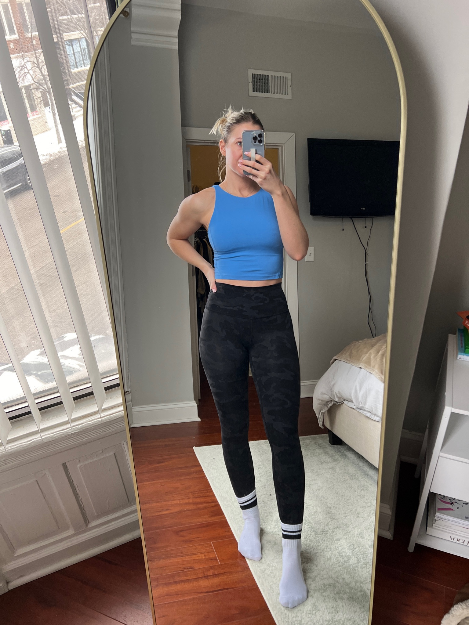 Gym fit of the day 💙 wearing a size 6 in the top and size 4 in the leggings for reference 

#LTKfindsunder100 #LTKfitness #LTKstyletip