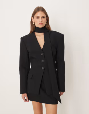 ASOS DESIGN – Taillierter Blazer in Schwarz mit Schulterpolstern und Schaldetail, Kombiteil | A... | ASOS (Global)