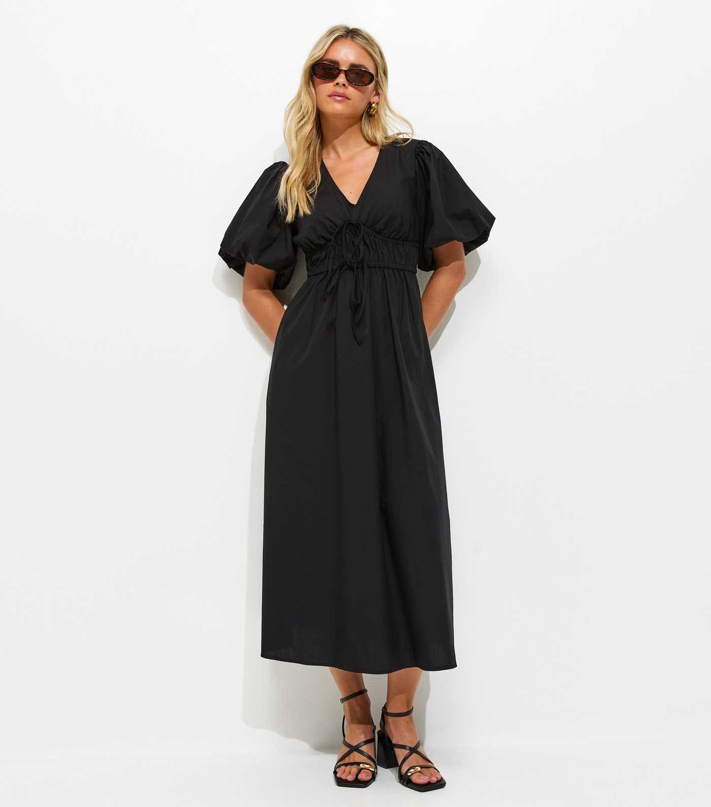 Petite Black Puff Sleeve Midi Dress | New Look | New Look (UK)