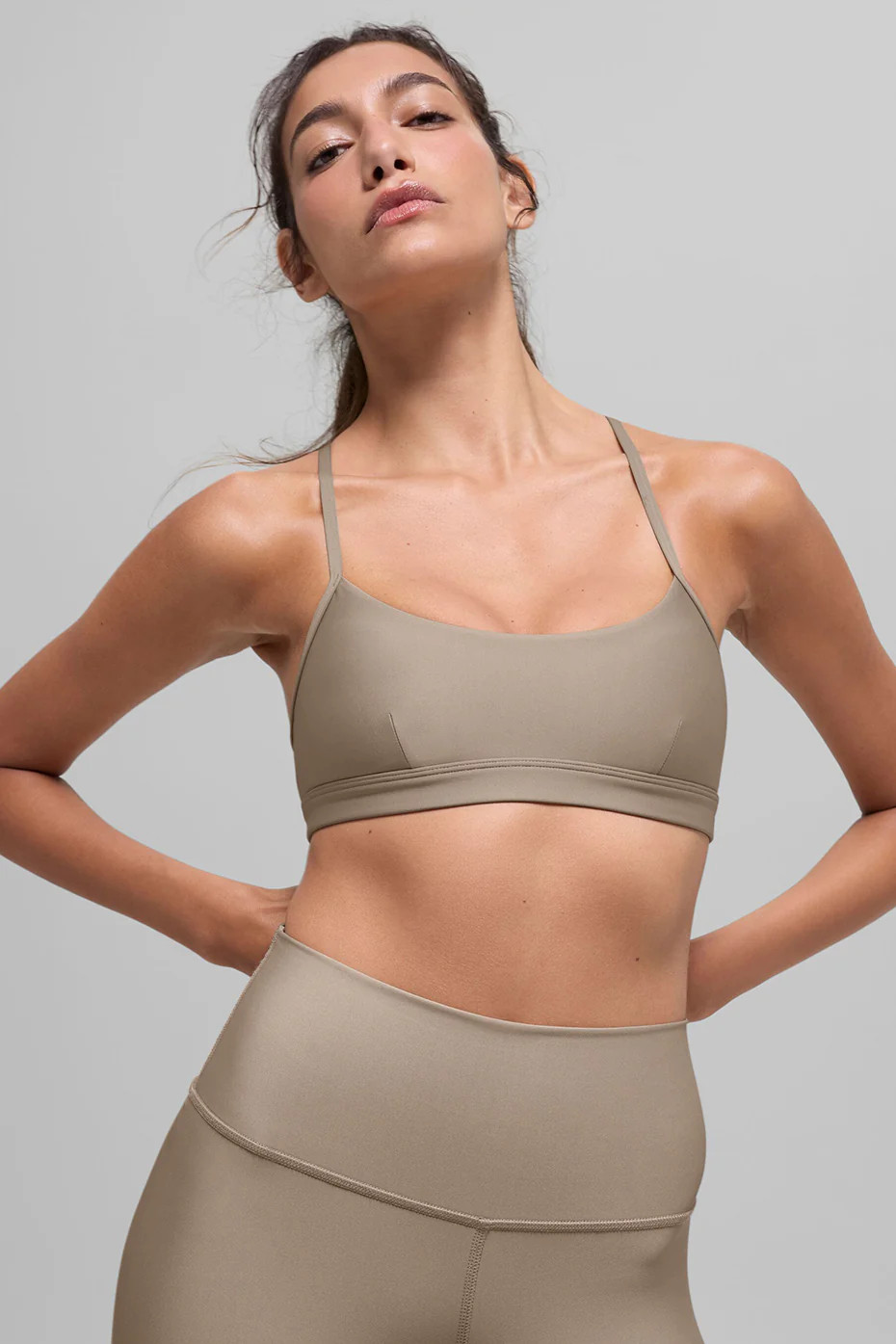 ALO | Airlift Intrigue Bra in Gravel, Size: Medium | Alo Yoga (US)
