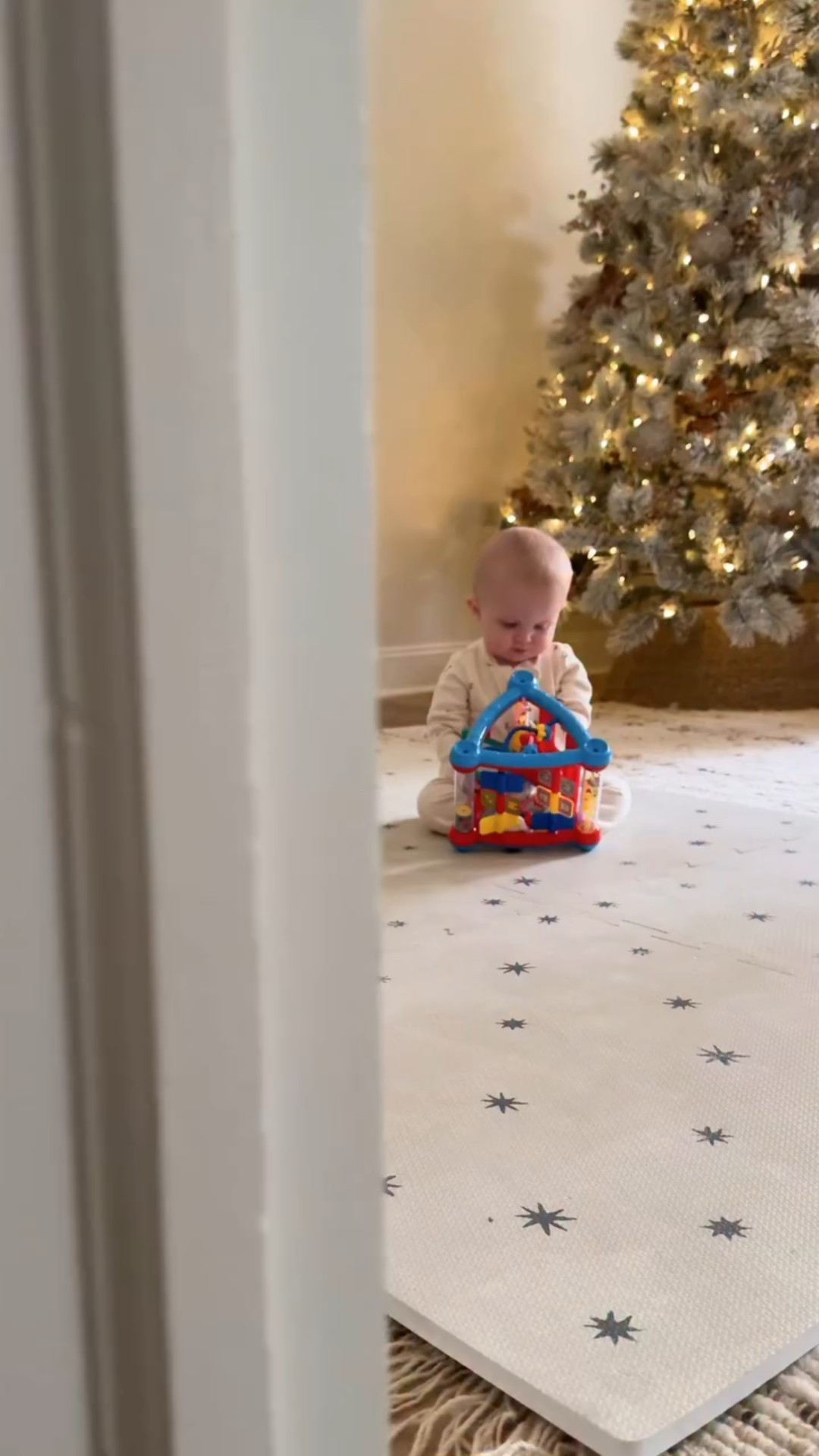 It’s our first christmas and his playroom is starting to feel very festive 🎄

Comment “SHOP” to shop our playroom! 
#neutralhome #neutraldecor #playroomdesign #christmastime