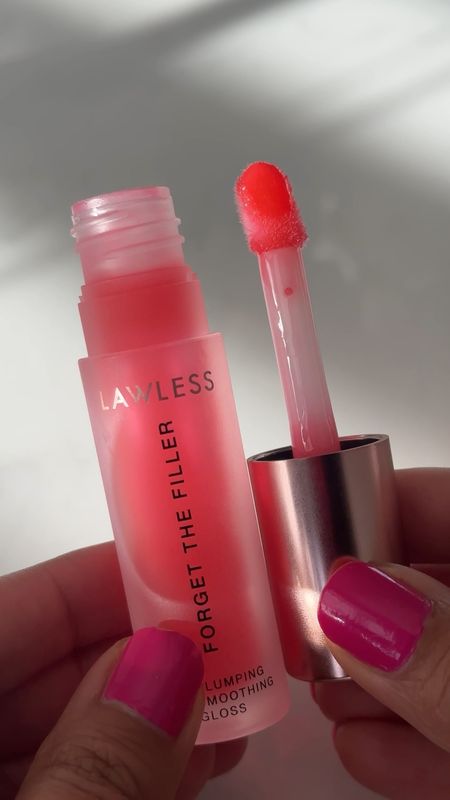 Forget the Filler Lip Plumper Line Smoothing Gloss in Cherry Vanilla 🍒 

#LTKbeauty #LTKfindsunder50 #LTKVideo