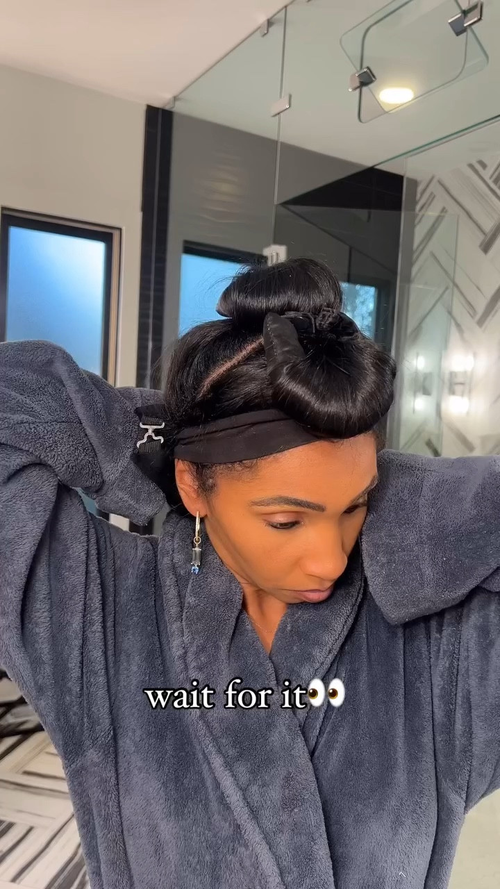Let me know in the comments when you see it 😅😅. 

I’m subscribed to Low maintenance - High results. And secretly this is more involved than what I normally do. #heatlesscurls #overnightcurls #hairtutorial 

Overnight hair, overnight curls, Heatless curls, natural hair, healthy hair tips, hair influencer