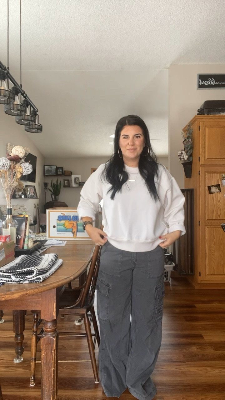 These American Eagle cargo pants are on sale and SO COMFORTABLE! // wearing my tts 10

#LTKstyletip #LTKsalealert