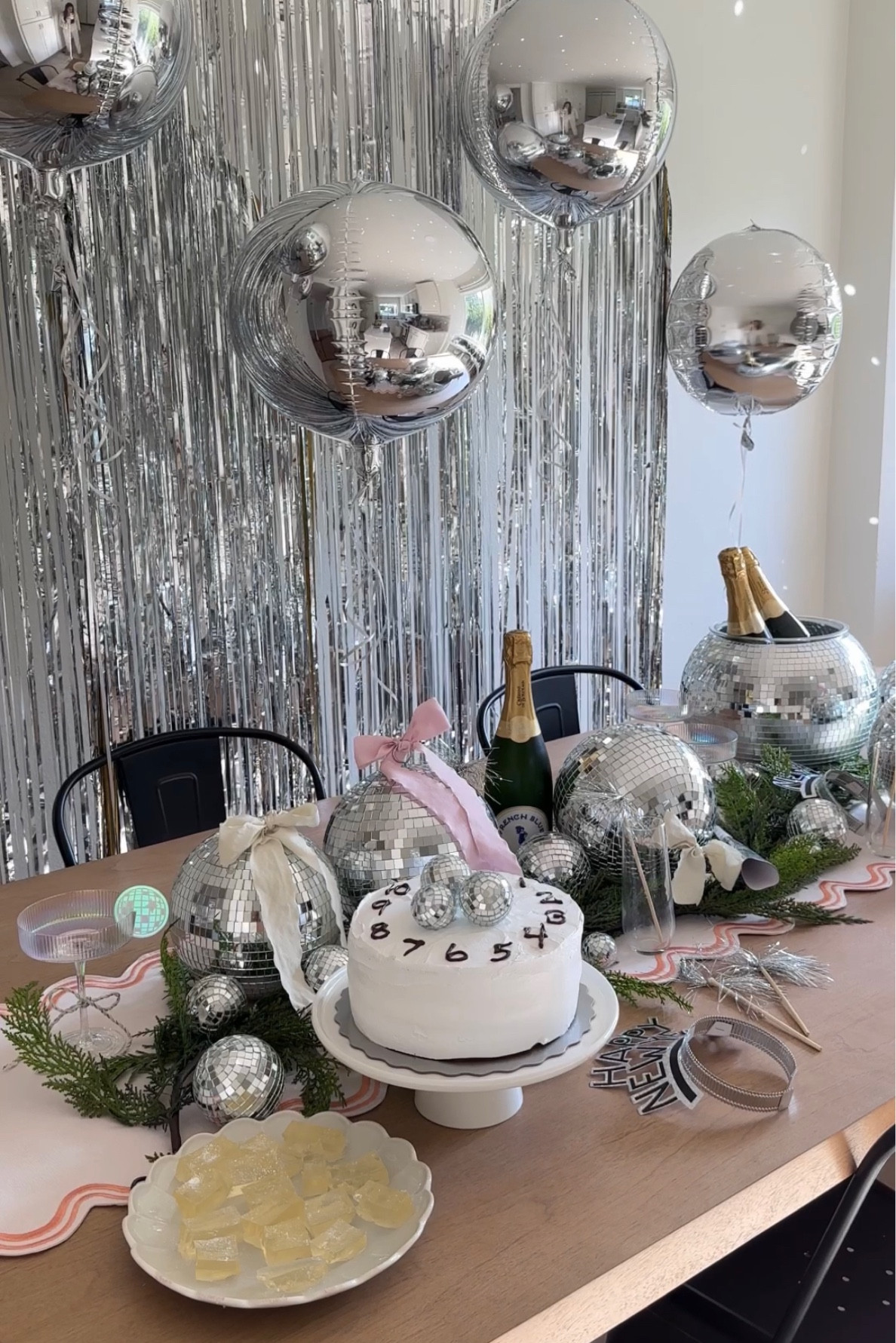New Year’s Eve party hosting inspo 

#LTKSeasonal #LTKHoliday #LTKparties