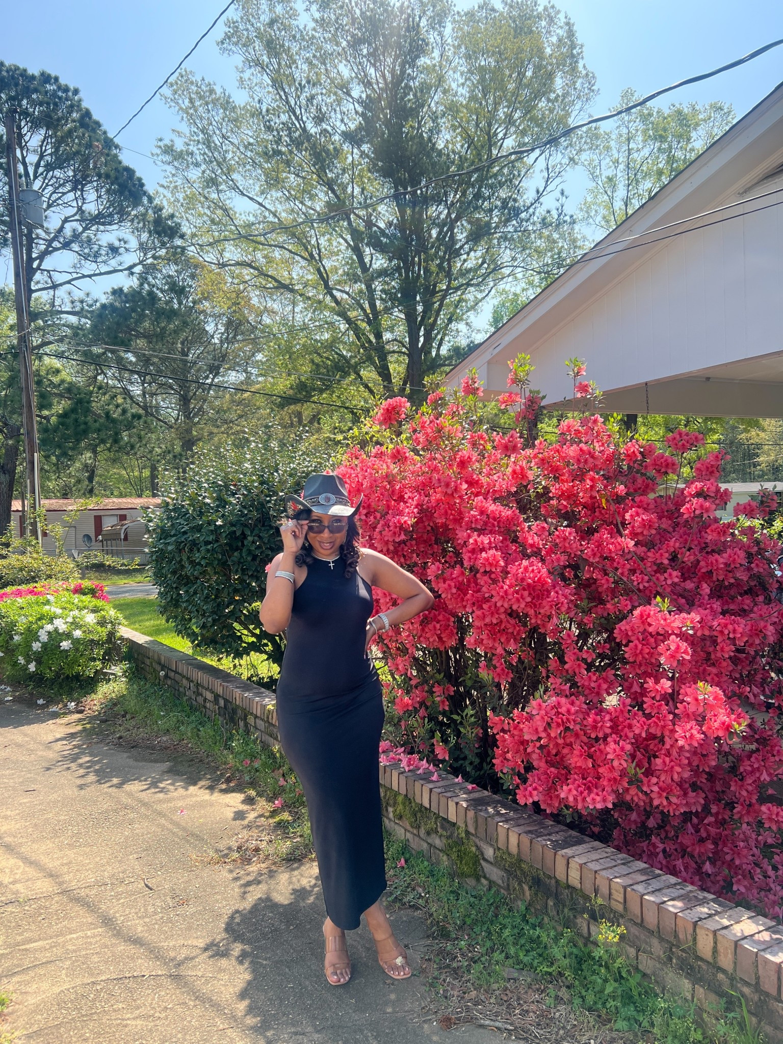 When you want to be comfy but still look fierce - black midi dress and a cowgirl hat got you covered! 🤠👗 #stylegoals #SummerOutfit #OOTD

#LTKFindsUnder50 #LTKStyleTip #LTKSaleAlert