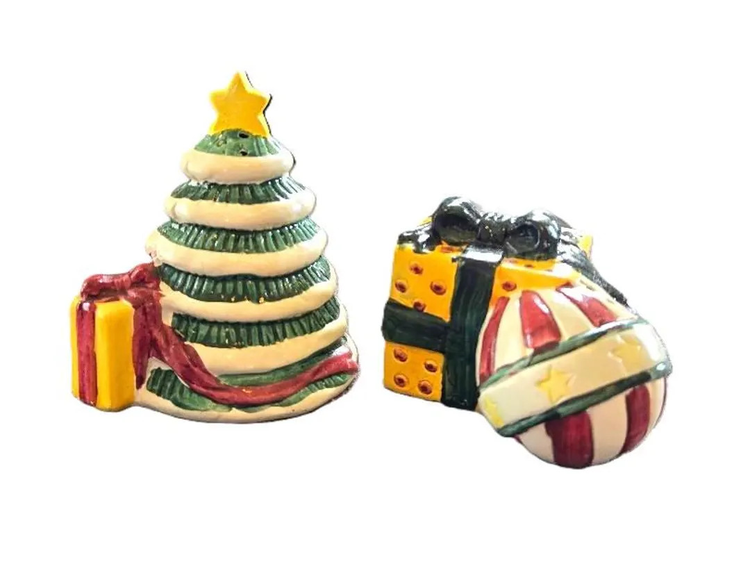 Vintage Christmas Tree and Gift Package S & P Set - Vintage Diner Decor - Classic Christmas Shake... | Etsy (US)