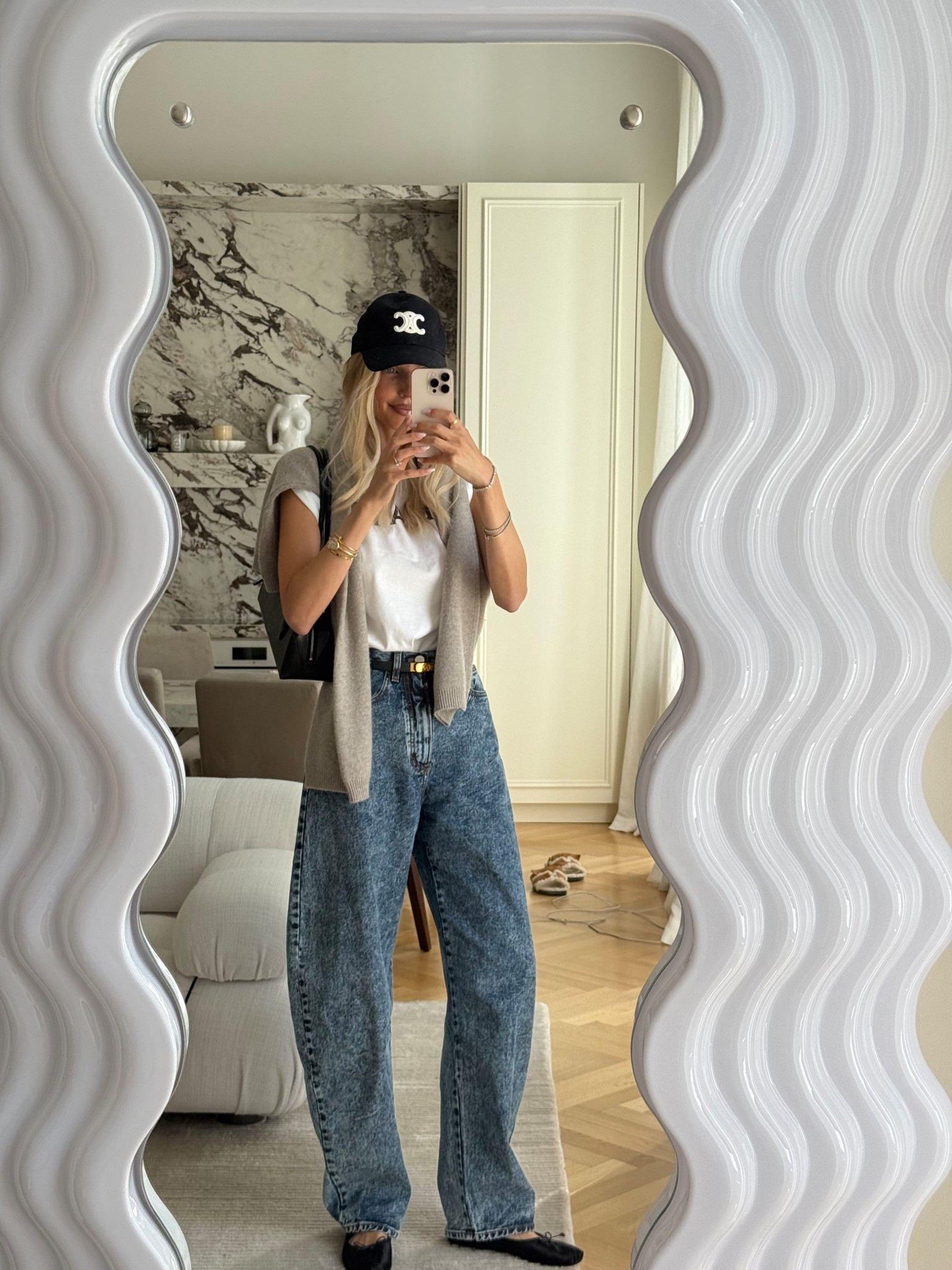 Running errands 🖤