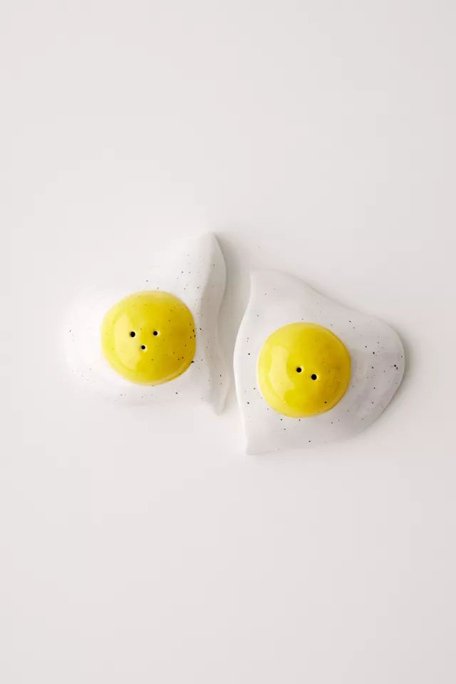 Fried Egg Salt And Pepper Shaker Set | Urban Outfitters (US and RoW)