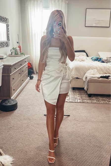 This dress is so cute & would be perfect for all the brides!! 🤩


Bridal shower, bachelorette, rehearsal, wedding, bride, reception 