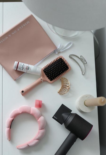 Current hair & skincare products, love my Dyson blow dryer! Also this lip mask is amazing! 💗

Skincare
Haircare
Beaty
Sunscreen
Hair clip
Lip mask

#LTKHome #LTKFindsUnder50