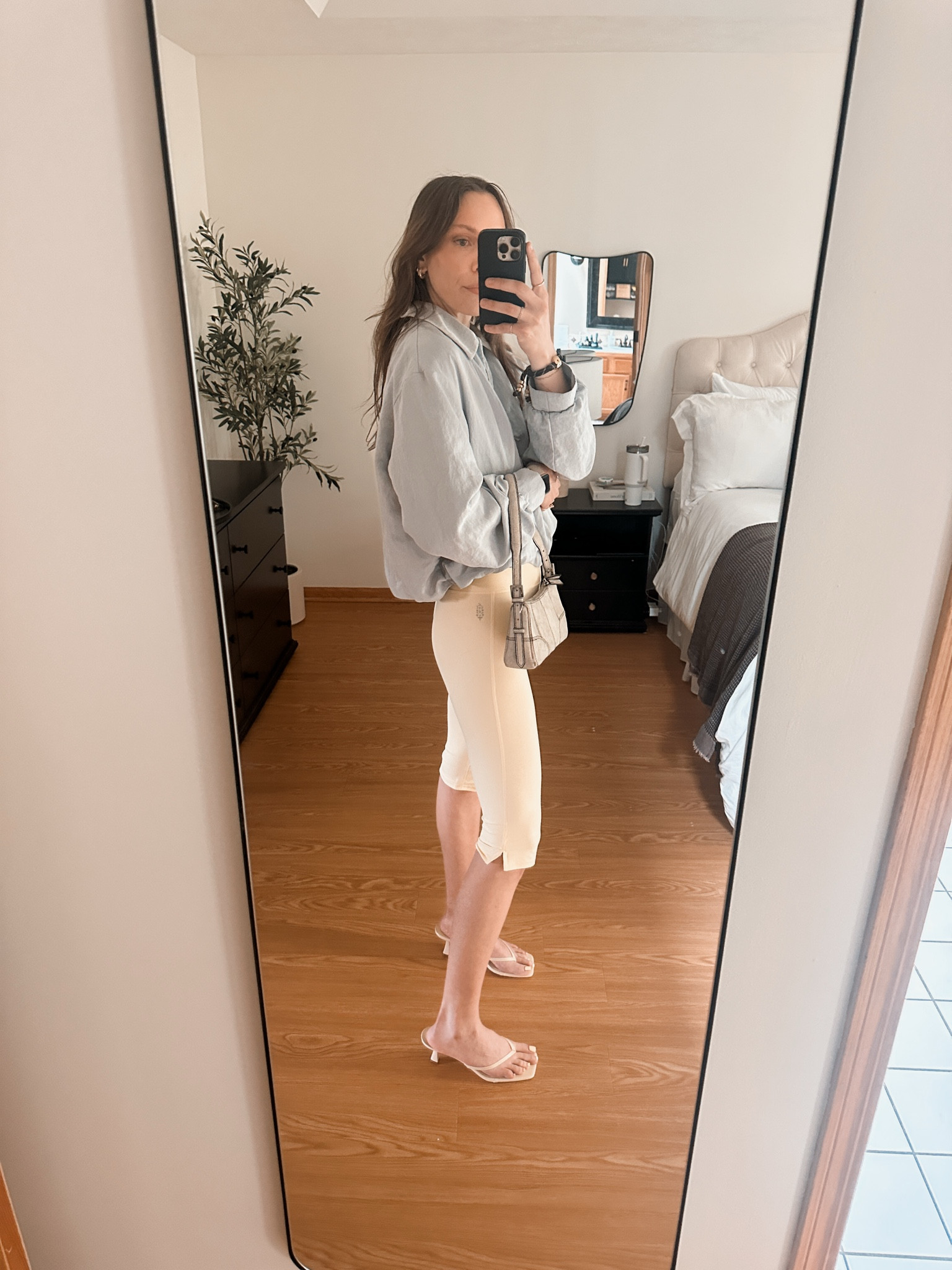 Obsessing over capri pants right now!! And of course butter yellow color! 
Jacket is from Zara! 


#LTKootd #LTKdayinmylife #LTKgrwm