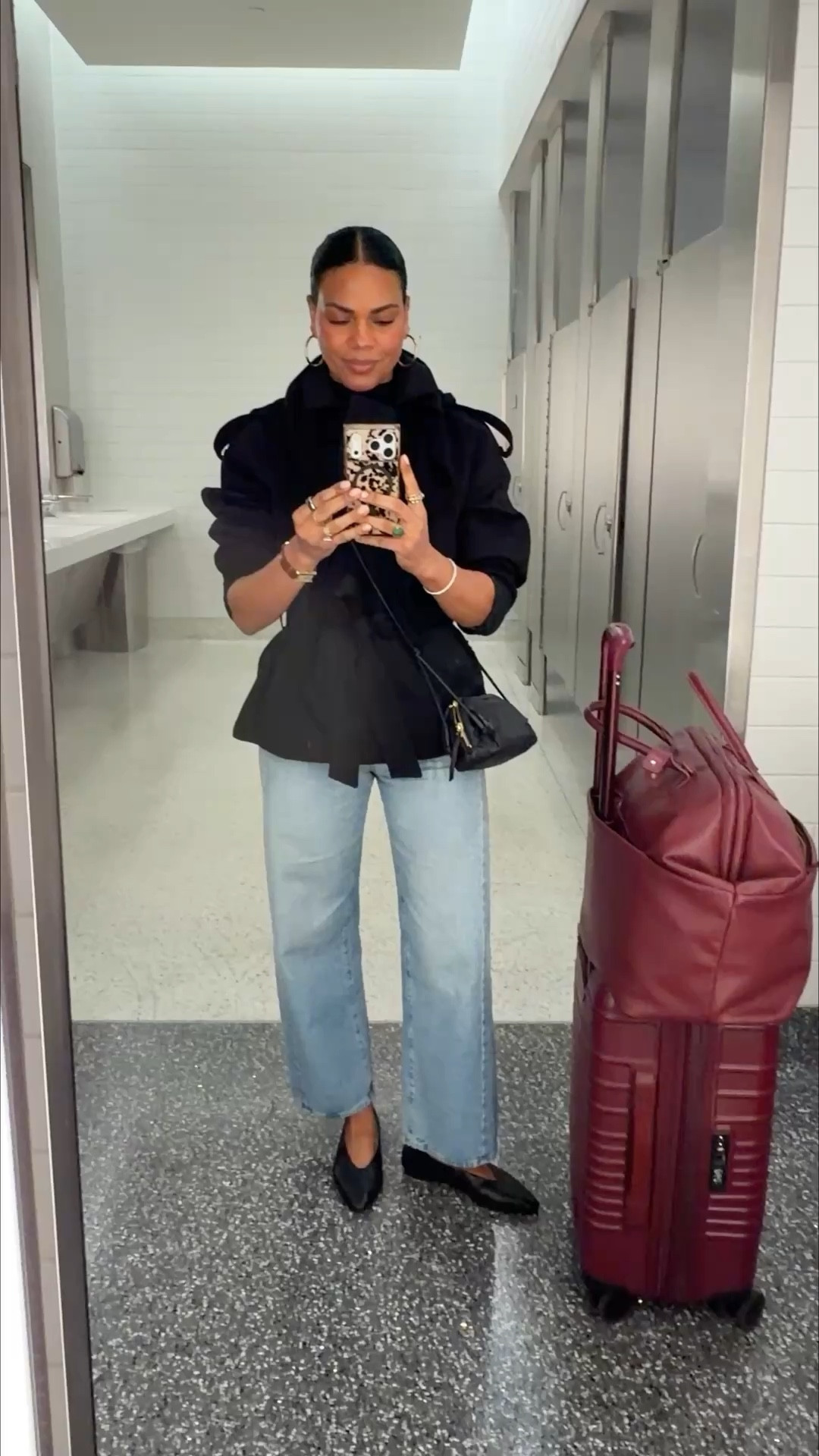 Travel fit 
Ok but my favorite shoe right now is 1000% a high vamp (covers more of the instep) . today’s take on a ballet flat, sling back, pump. It can have an almond round, square or pointy toe. It INSTANTLY feels modern, although it’s just a throwback to the 80’s and I love it!  I have a few but I had to grab these flats- so comfy!






#LTKootd #LTKvlog #LTKTravel