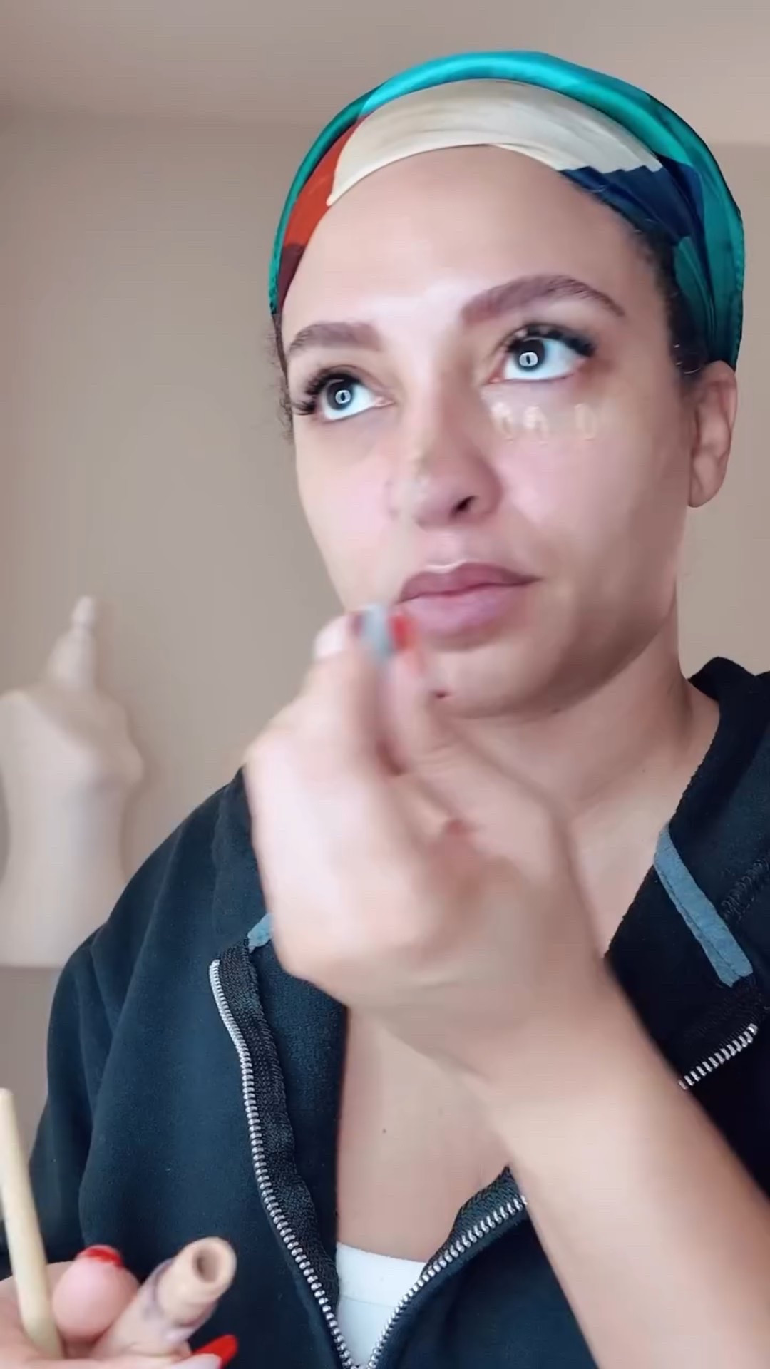 WFH, minding my business, camera on. 👩🏽‍💻
•
•
#wfh
#grwm
#explorepage 
#reelsinstagram