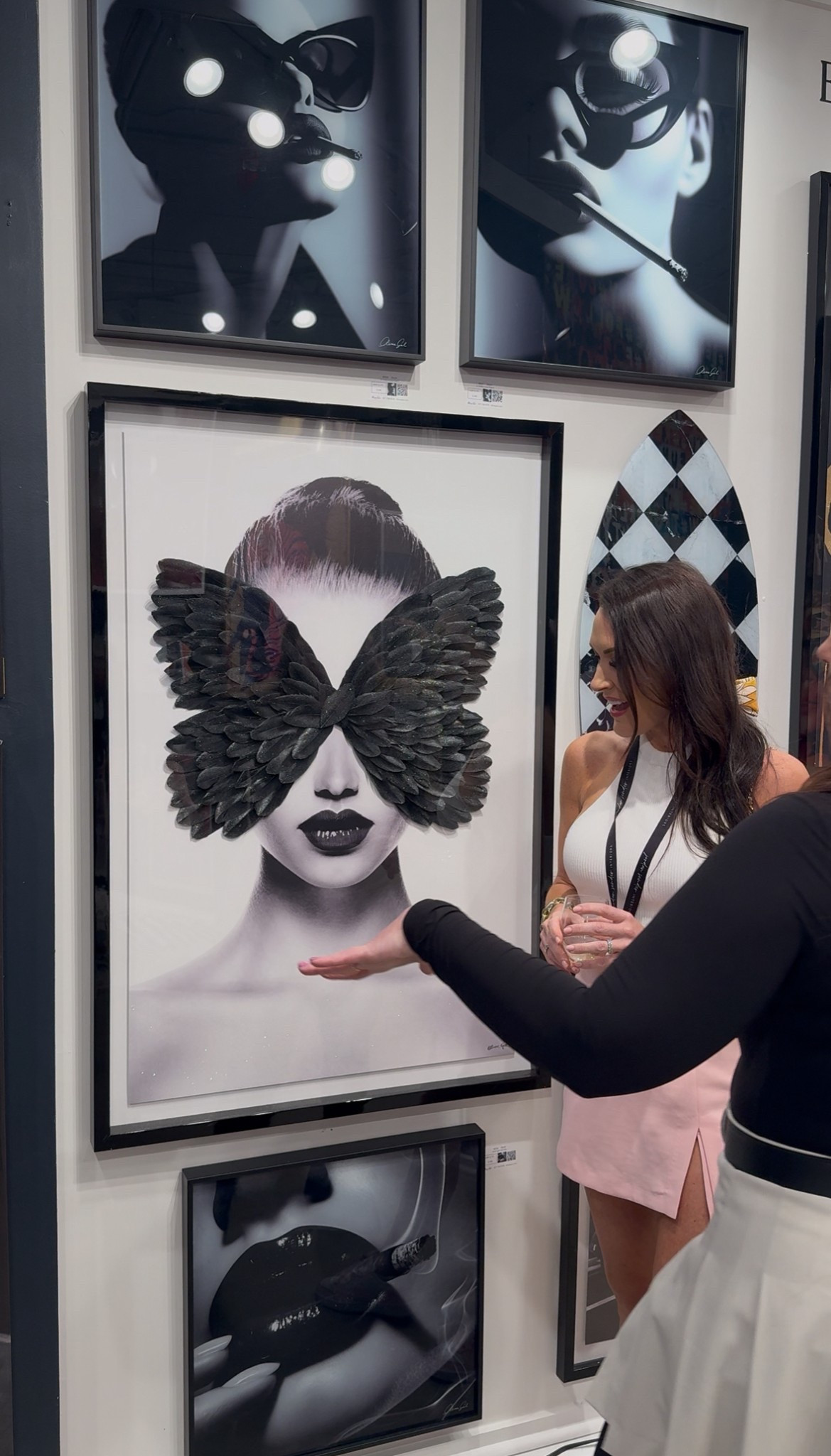 Art that speaks style — this Oliver Gal piece adds the perfect pop of personality #art #blackandwhite #olivergal #homedecor #interiordesigninspo 