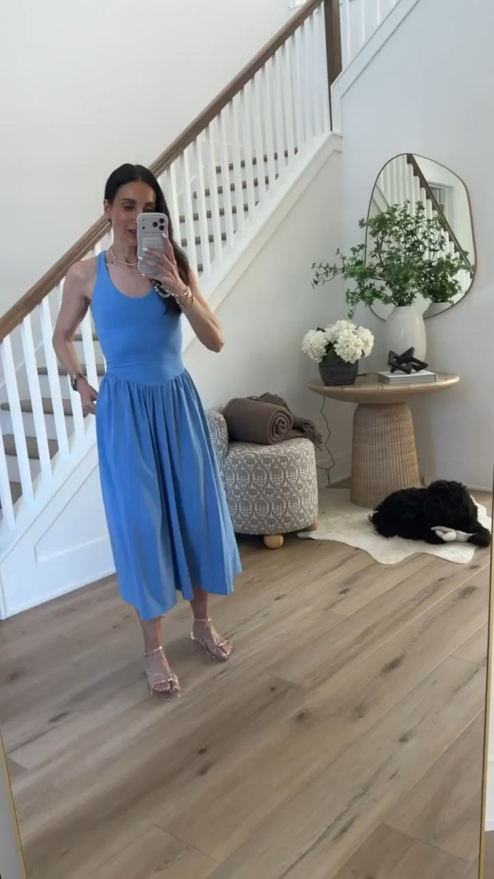 ATHLETA SALE, 40% off linen and dresses, 25% off your purchase. I'm wearing size XS.

summer dress, blue dress, vacation dress, annabrstyle

#LTKSaleAlert #LTKOver40