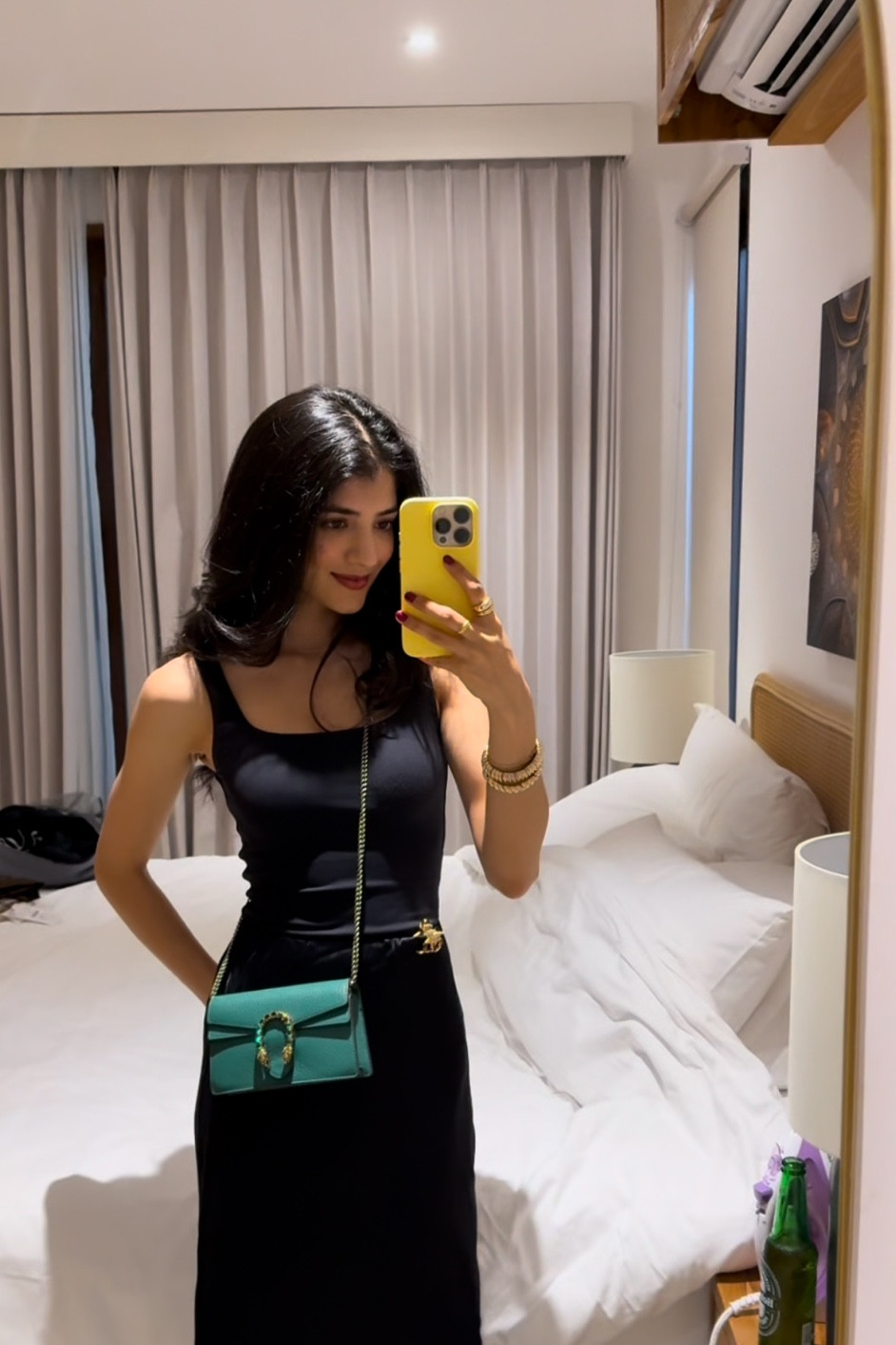 monochrome 🖤🖤

Aritzia top, Anthropologie skirt, silk skirt, slip skirt, monochrome, date night 

#LTKParties #LTKSeasonal #LTKStyleTip