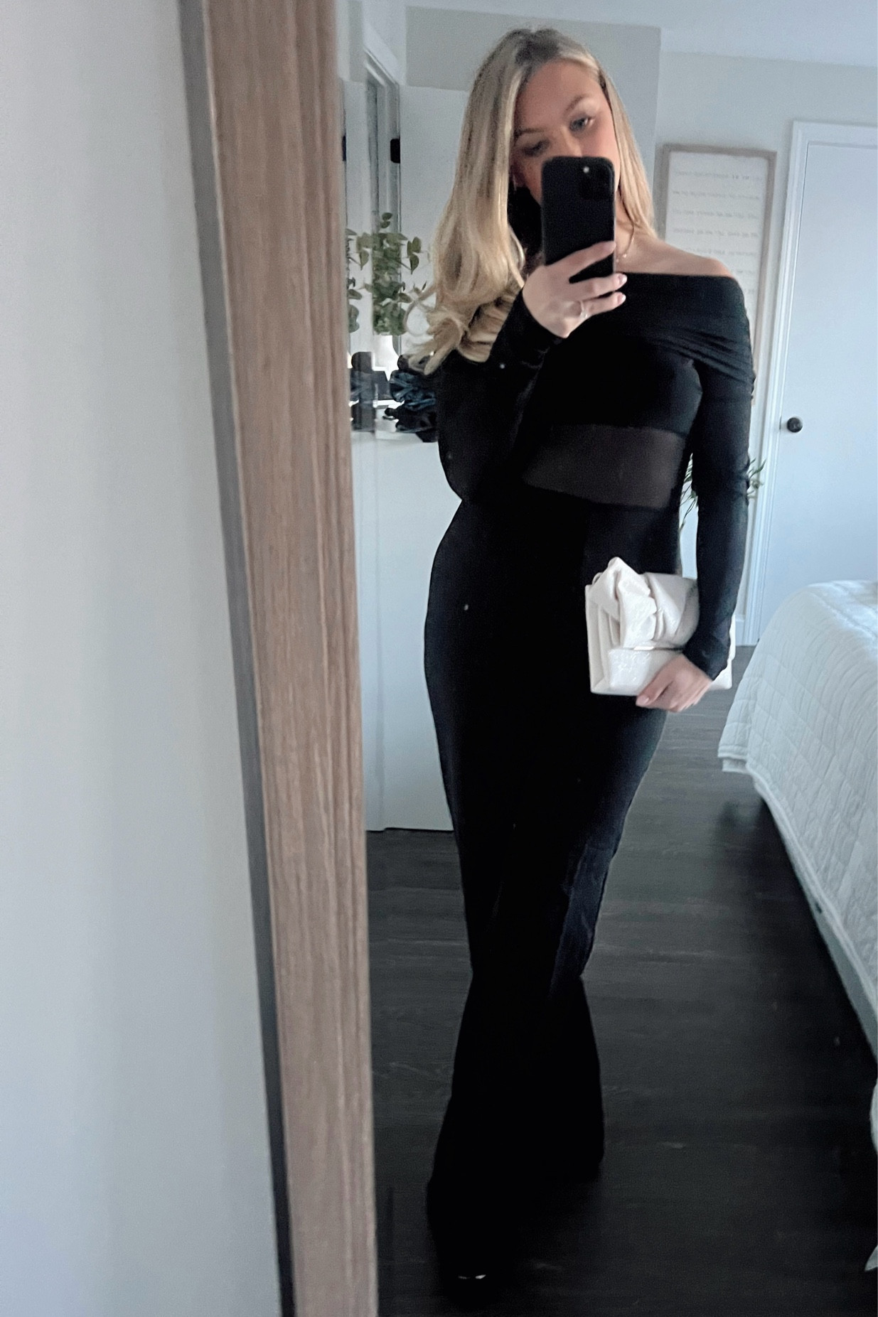 Holiday party outfit ❤️



#LTKHoliday #LTKBeauty