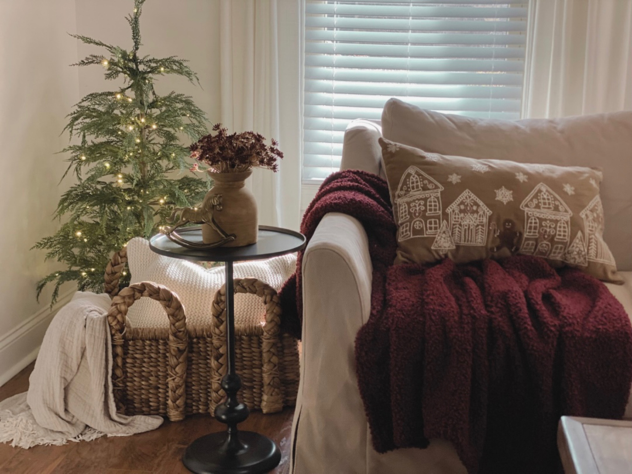 Christmas living room

#LTKSeasonal #LTKHoliday #LTKhome