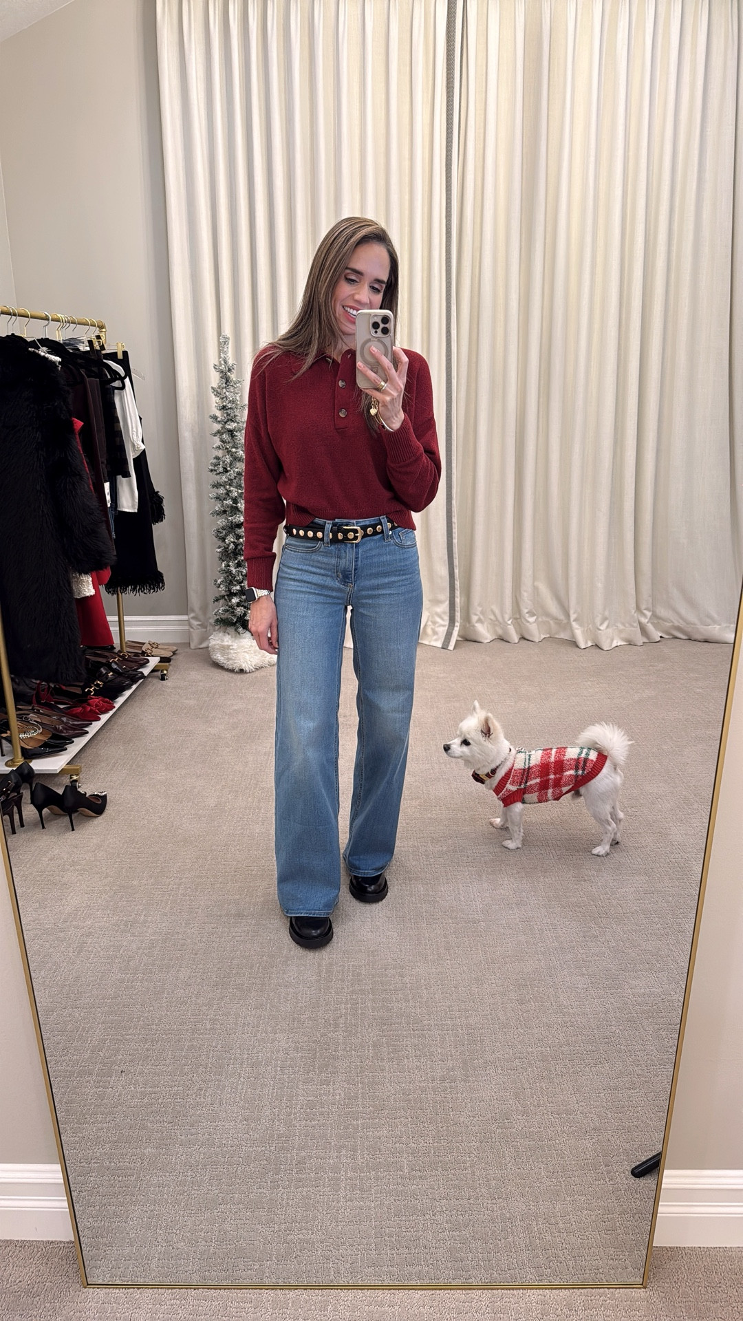 What I wore as a busy Mom to 3 active boys! A little bit of work this morning, then basketball games, Trader Joe’s and yummy In n Out! 🙌🏼

Jeans and top run TTS. I’m wearing size 2 in jeans and X-Small in top ♥️
#affordablefashion #momstyle

#LTKmomlife #LTKActive #LTKootd