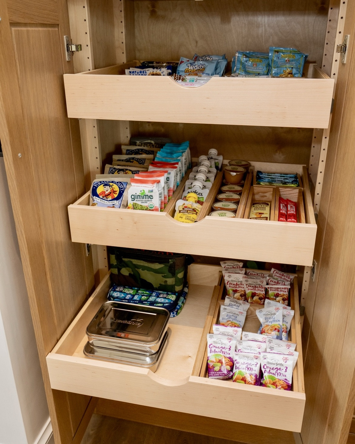 Summer is an awesome time to organize your kids snack area in your kitchen! And organized snack pantry helps kids make choices and keep things tidy! 
📸: from our Builders Bliss project 



#snacks #pantry #kidsorganization

#LTKKids #LTKFamily #LTKHome