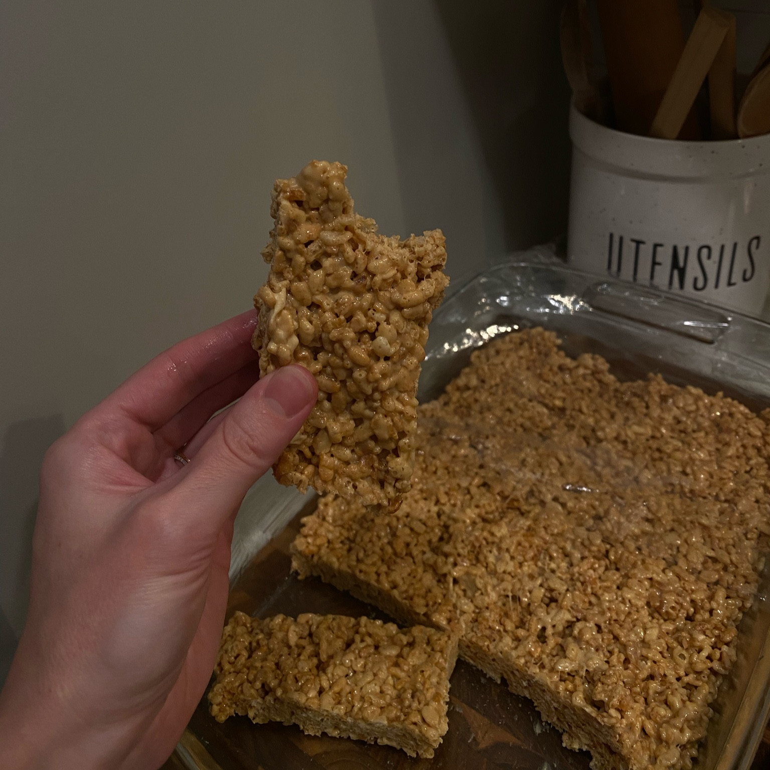 4 Ingredient Protein Rice Krispy Treats ✨

4 Tbsp butter
4 cups marshmallows
1/2 cup protein powder
4 cups rice cereal

• Grease a 9x14 pan with butter, and the back of a wooden spoon spoon (set aside).
• In a pot over low heat, melt the butter.
• Once the butter is melted, add the marshmallows, and stir frequently until everything is smooth and combined. Remove from heat.
• Work fast, add the protein powder and quickly stir.
• Add your rice cereal, again working fast, to mix everything until fully combined. Mix starts to harden fast.
• Press the mix into your greased pan with the buttered wooden spoon OR use the butter wrapper (great trick! 🤗).
• Let it set for 30 minutes to an hour.

#LTKFamily #LTKFindsUnder50 #LTKFitness