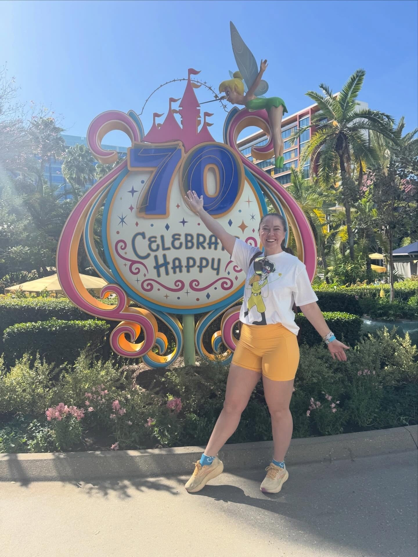 DISNEYLAND HALF MARATHON WHATS UPPPP 🏰🌴🏅 finally made it to California to run my second ever RunDisney race at Disneyland!!! Almost time to earn my COAST TO COAST medal AHHHHH 😭