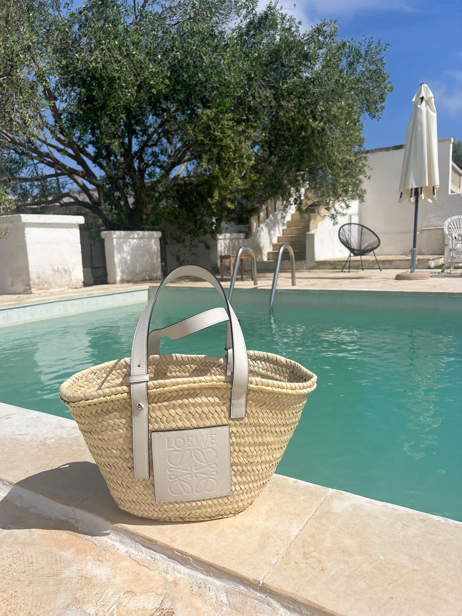 Loewe Shopper Medium in foglie di palma e pelle 🤍



#LTKSeasonal #LTKitbag #LTKeurope