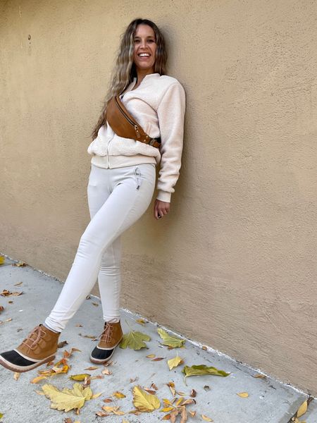 Fleece lined gray pants, true to size.
Sherpa bomber jacket is true to size and super soft.
Leather fanny pack is great camel color and good quality.
Sorrel waterproof boot are super cute I linked super similar boots


Winter outfit camel boots fleece jacke christmas gifts 

#LTKSeasonal #LTKGiftGuide #LTKHoliday