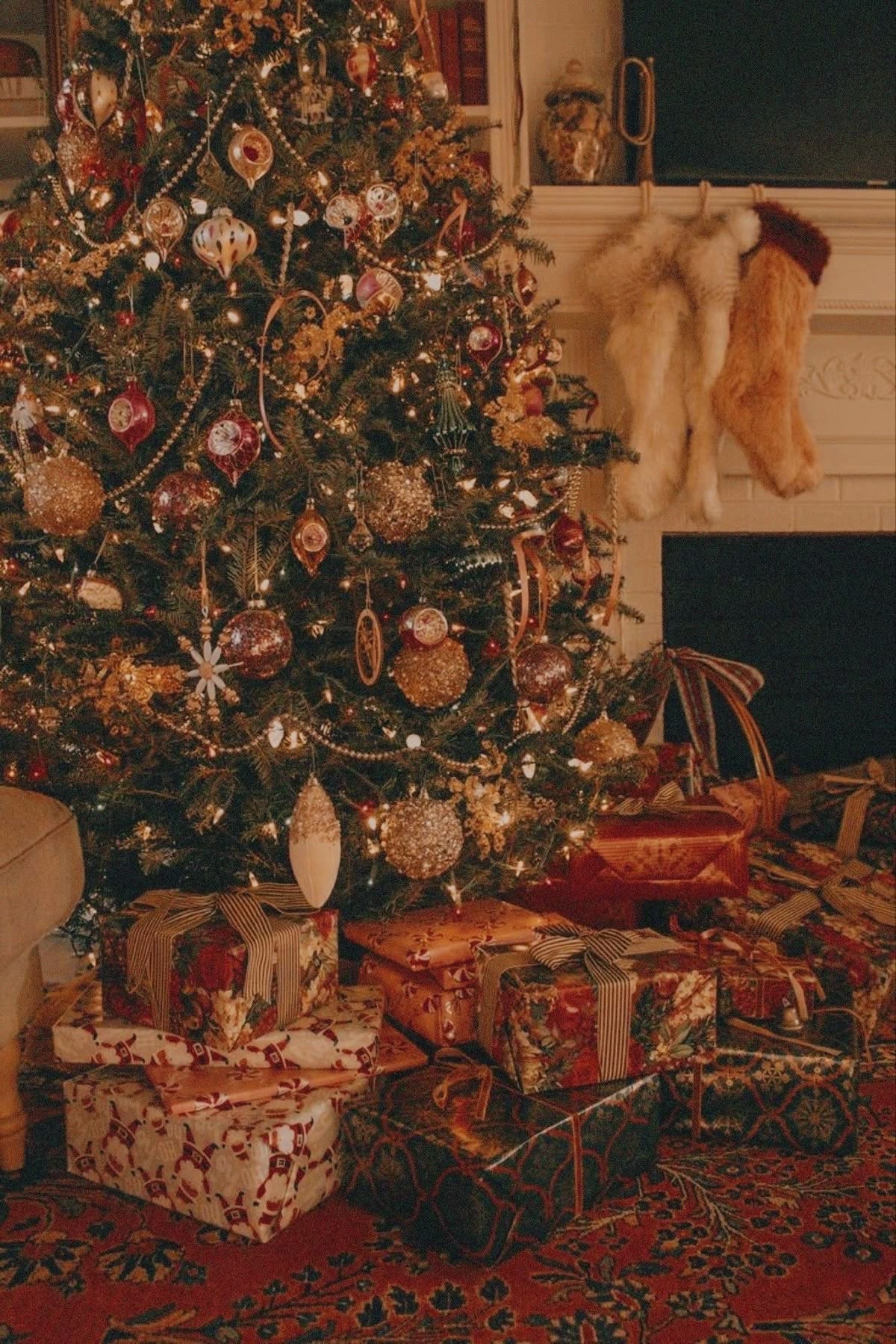 FP set - Cactus Combo , L
Kendra scott rings - size 9
Lulu shirt - size 10
FP horse tee - size L 
Etsy Fabric - 4 yard cotton
Threshold Sheets - Dark green, queen
