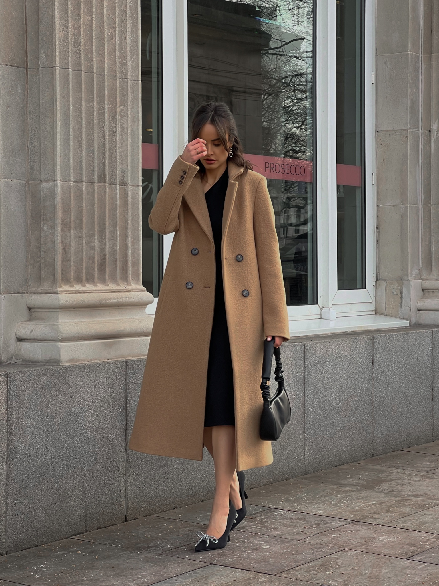 This beige coat is everything 😍
I’m 5’5 and I’m wearing XS