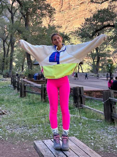 a perfect hiking fit :) I love the pops of color 
Fleece: size XS (runs oversize) lots of colors available 
Leggings: small could’ve done an XS

#LTKSeasonal #LTKtravel #LTKfitness