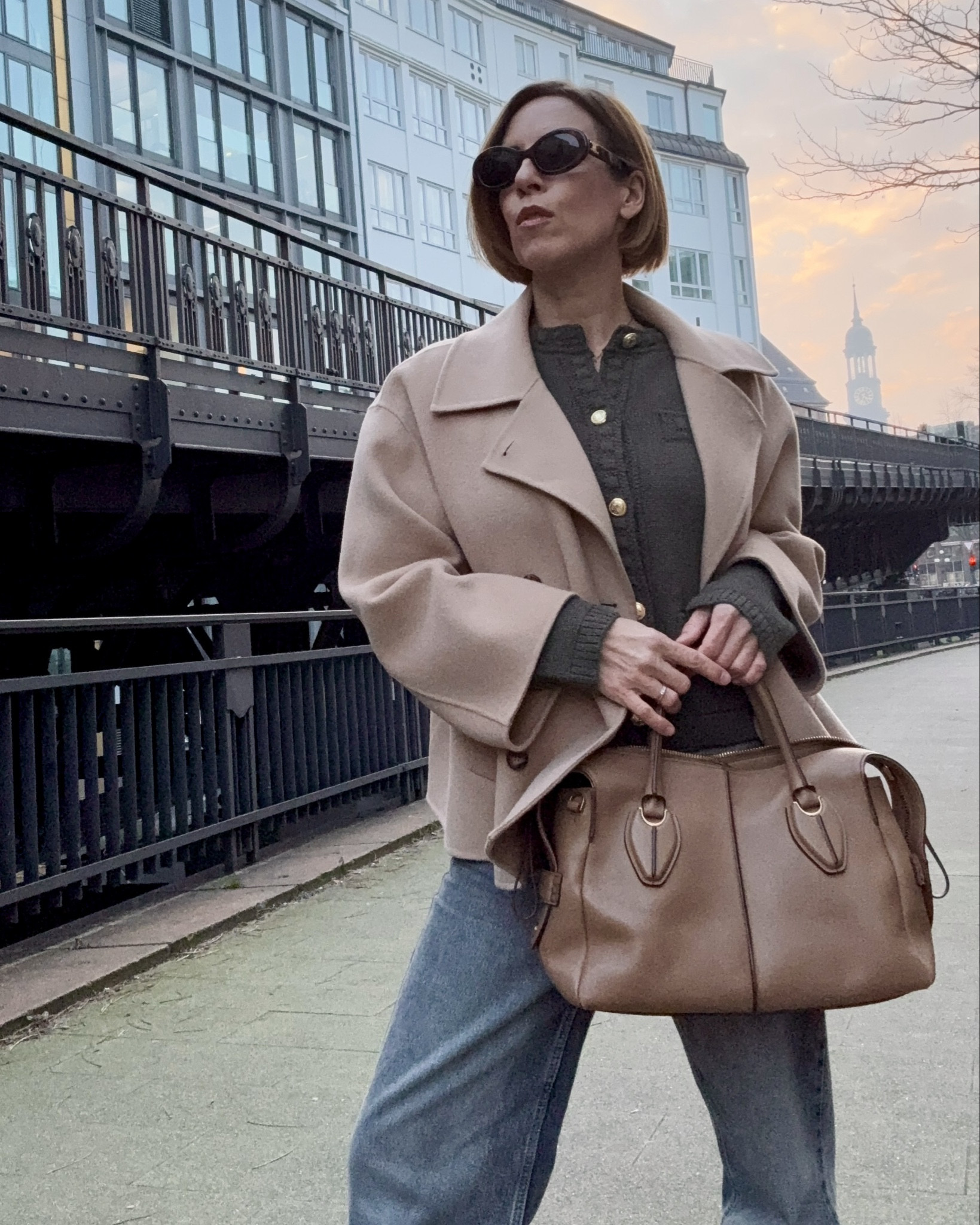 Frühlings-Outfit:
Bouclé Strickjacke, Caganjacke & weite Jeans

#LTKstyletip #LTKeurope #LTKFashionMonth