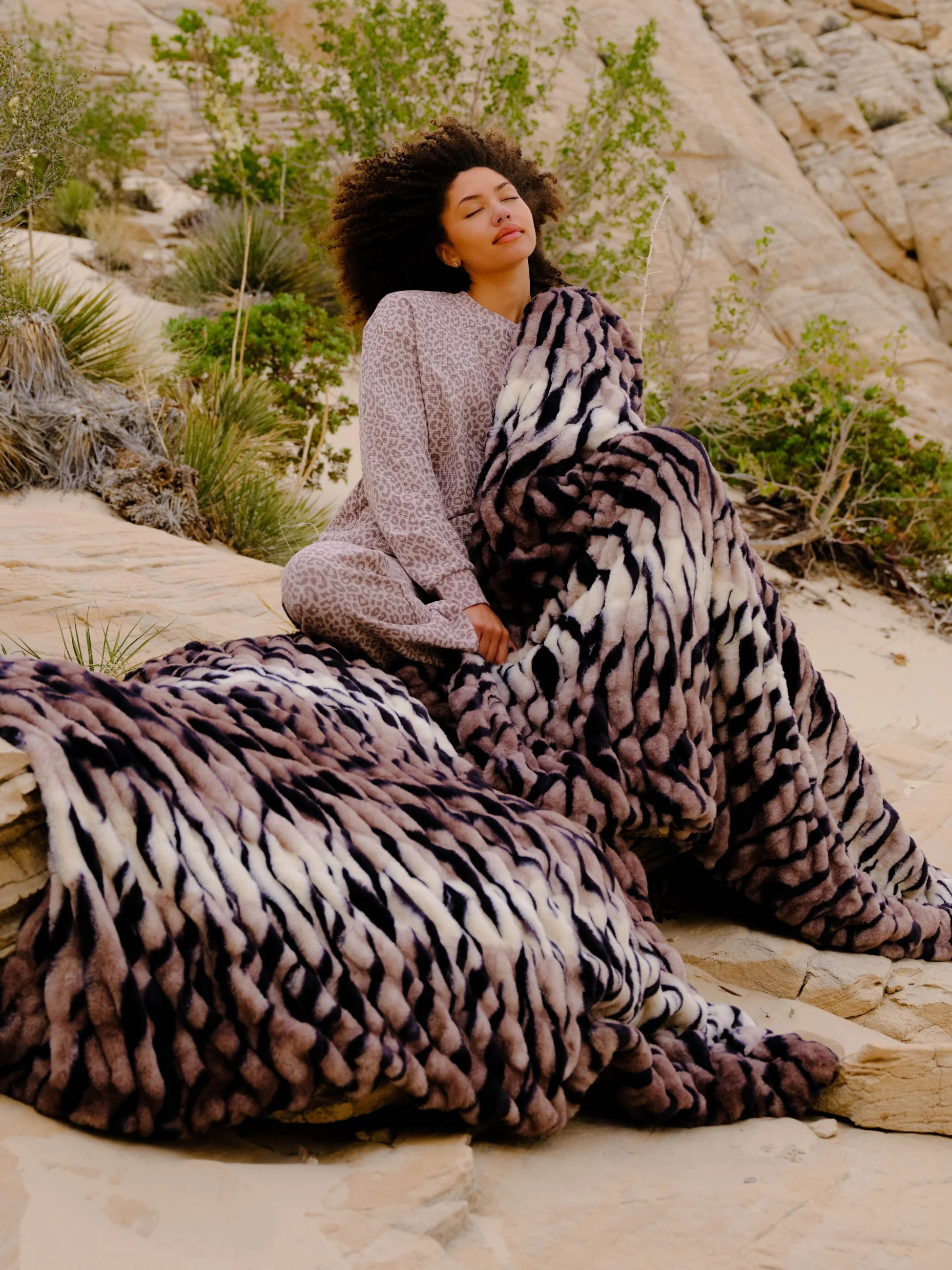 Comfrt Dreamer Blanket | Ash Tiger | Mega Dreamer | Comfrt