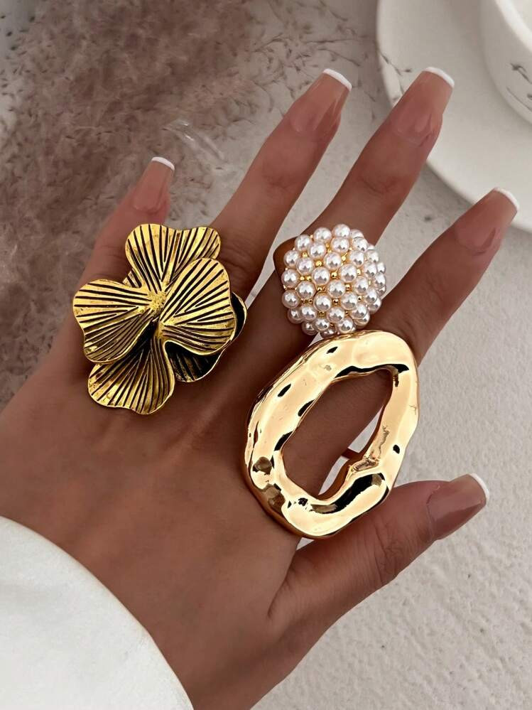 1pc Vintage Exaggerated Fashion Creative Asymmetrical Petals Leaves Pearl Inlaid Ring, Minimalist Metal Gold Thick Hollow Geometric Knuckle Rings, Suitable For Women's Daily Wear, Multiple Parties & Events Decoration, Holiday Gift, Clothing Matching | SHEIN